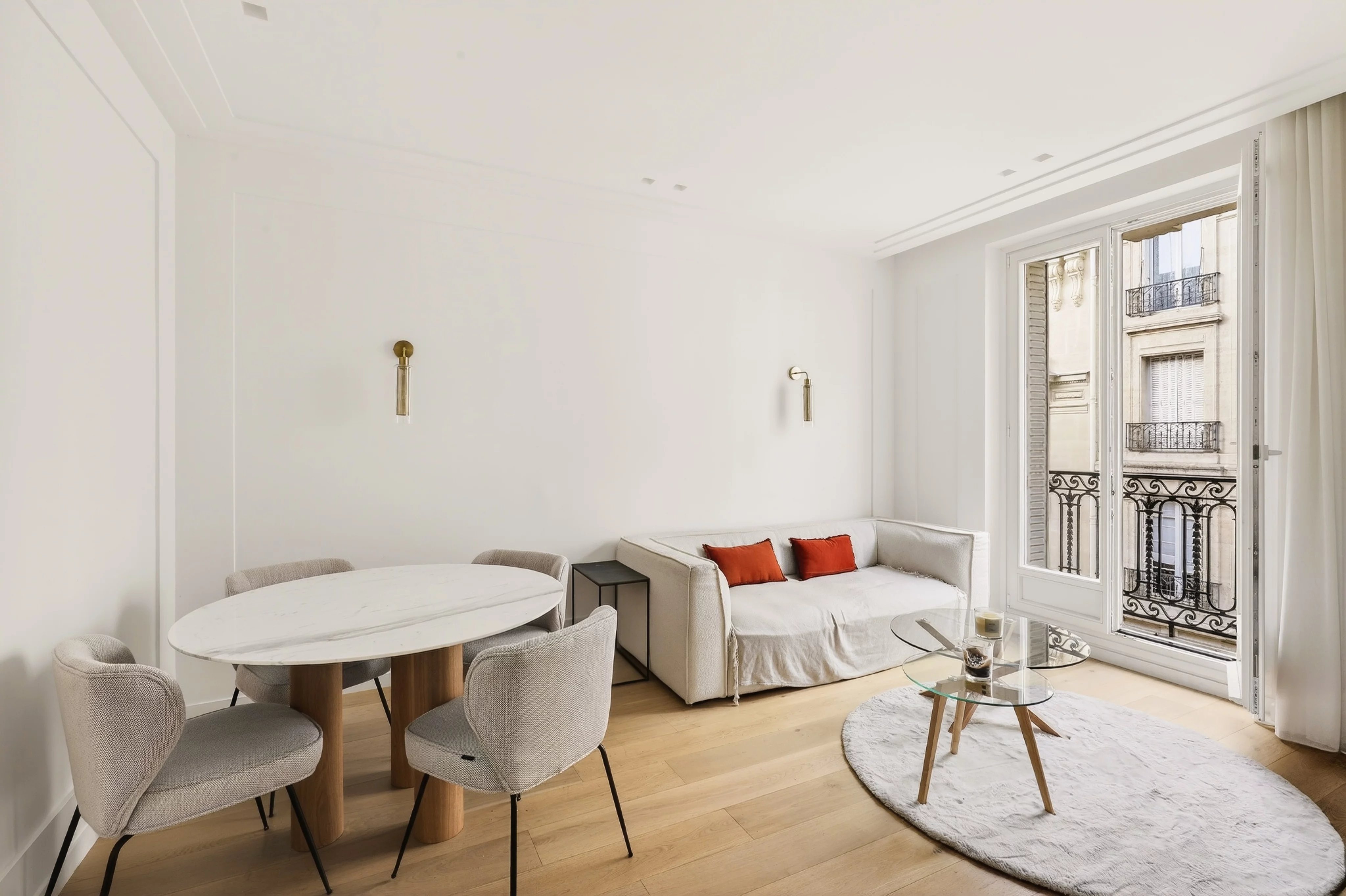 Batignolles– Beautiful renovated crossing apartment