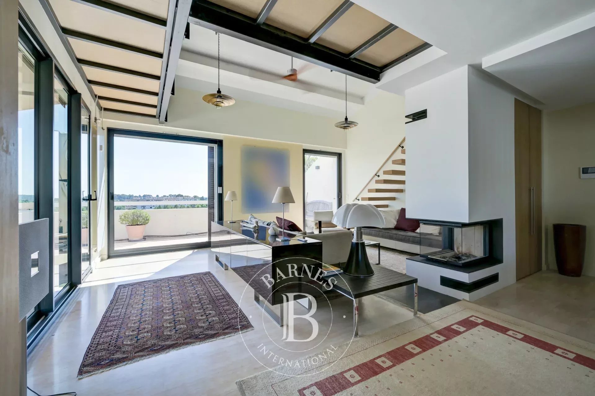 AIX LA TORSE – TOP-FLOOR DUPLEX – TWO SUITES – 54 M² TERRACE – DOUBLE GARAGE – CELLAR