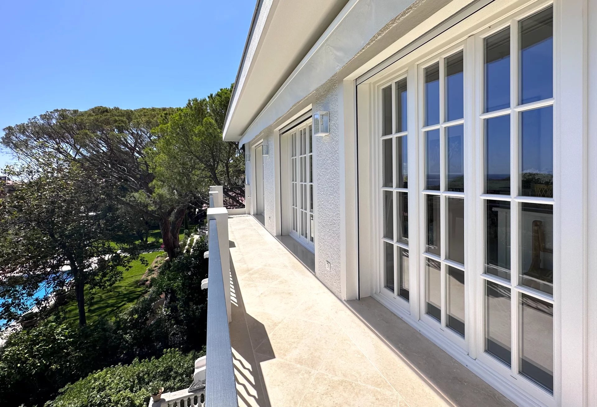 Saint-Jean-Cap-Ferrat - Penthouse rénové avec superbe vue mer