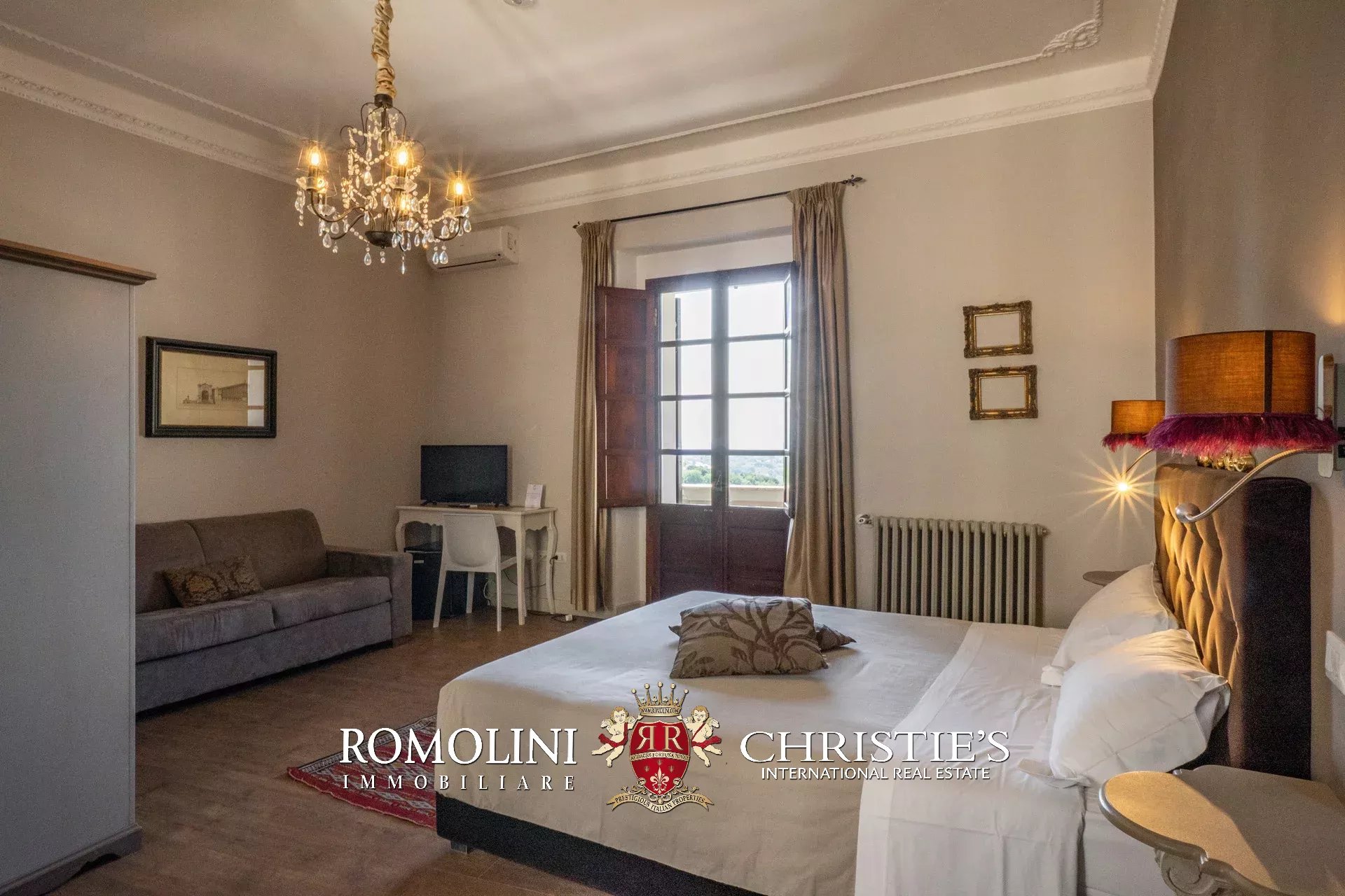6 Bedroom Villa/Townhouse's Image 24