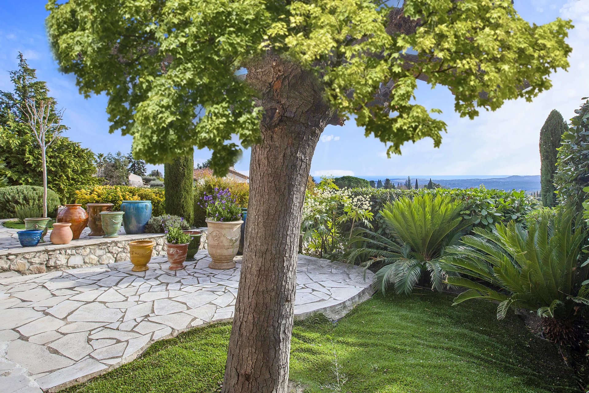 Provençal Villa with Panoramic Sea and Mountain Views