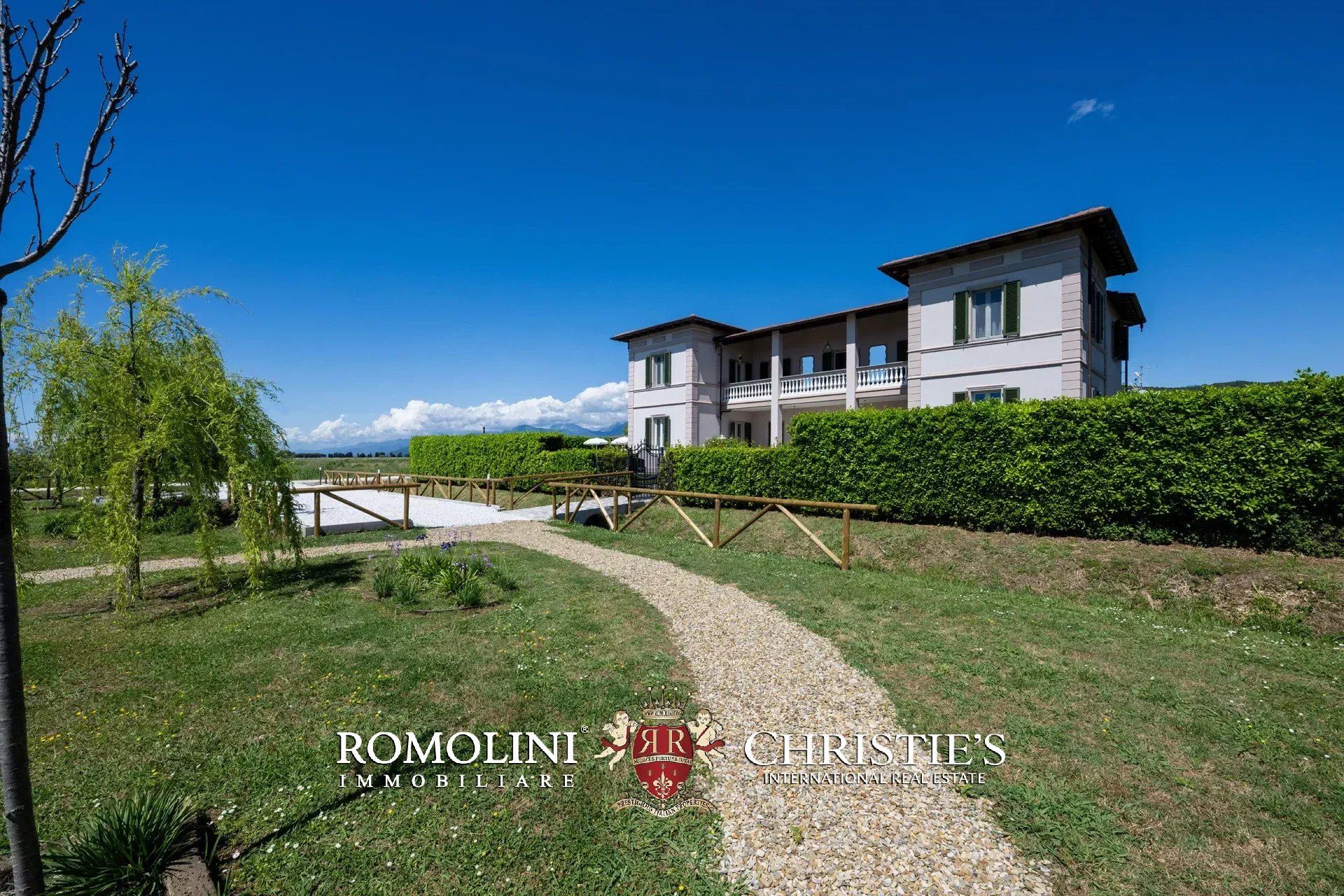 6 Bedroom Villa/Townhouse's Image 17
