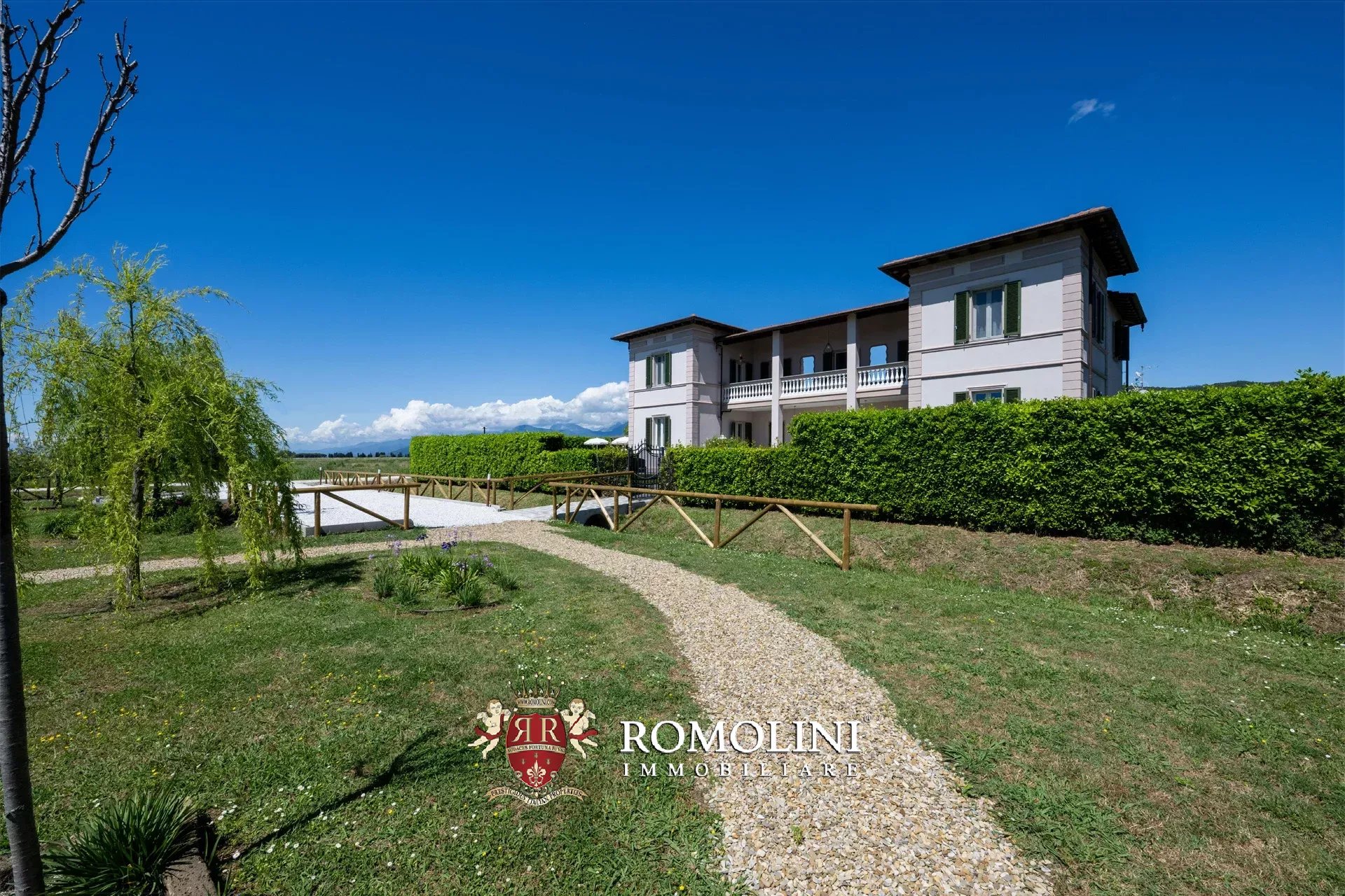 6 Bedroom Villa/Townhouse's Image 17