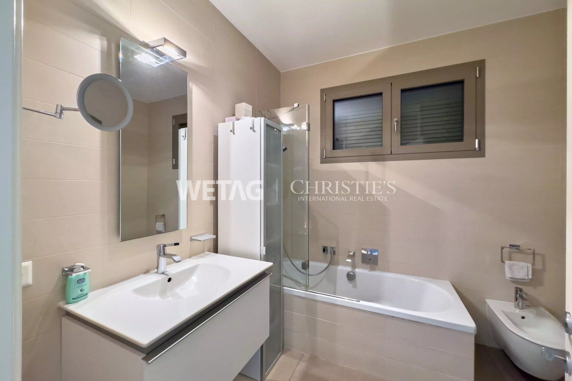 2 Bedroom Apartment/Flat's Image 8