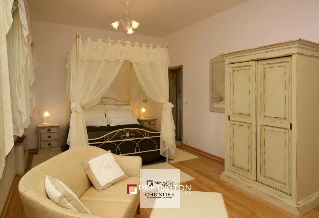 6 Bedroom Villa/Townhouse's Image 10