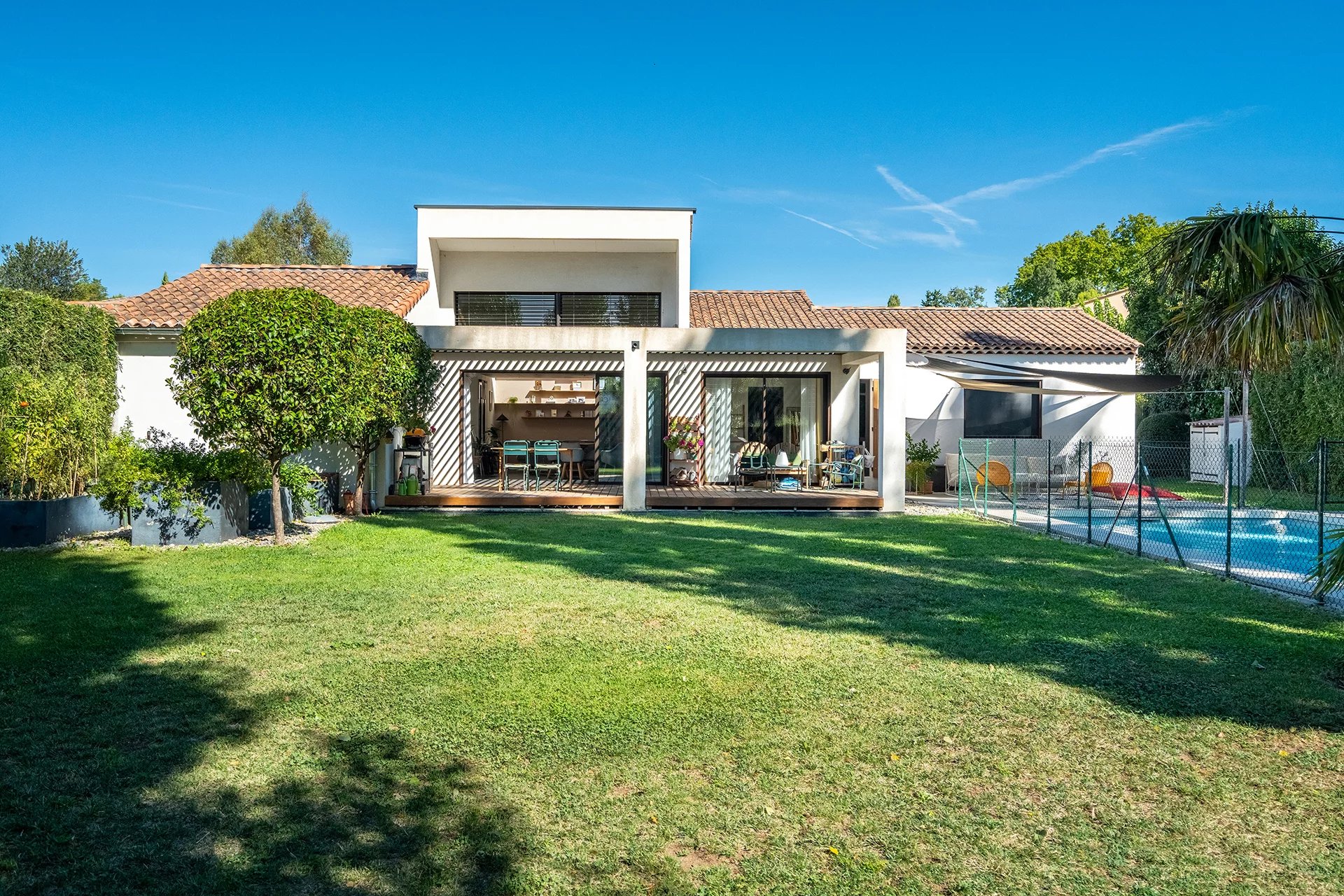 AIX NORD 3 KM - MAISON CONTEMPORAINE 150 M²