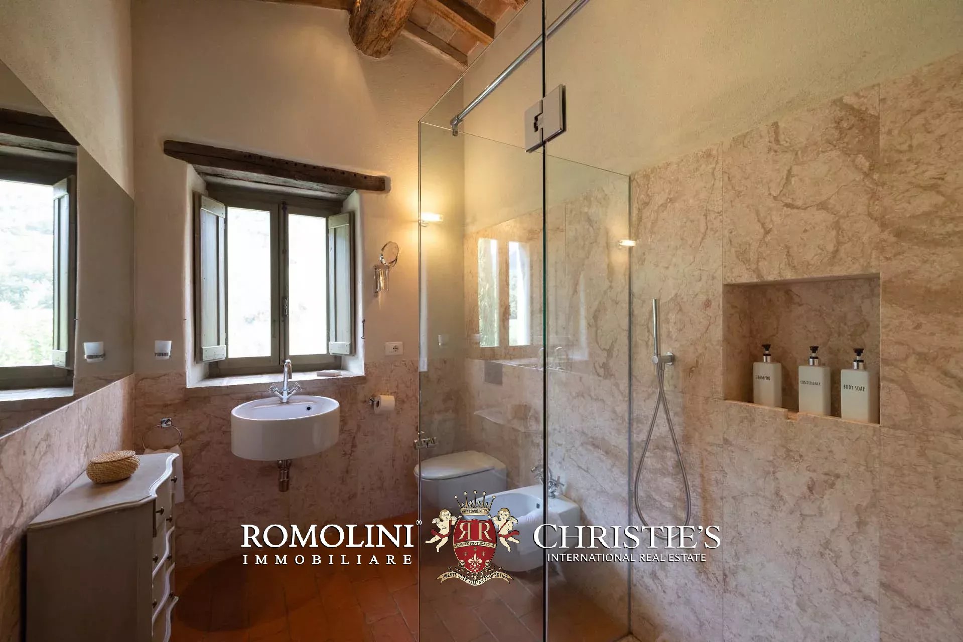 8 Bedroom Villa/Townhouse's Image 54