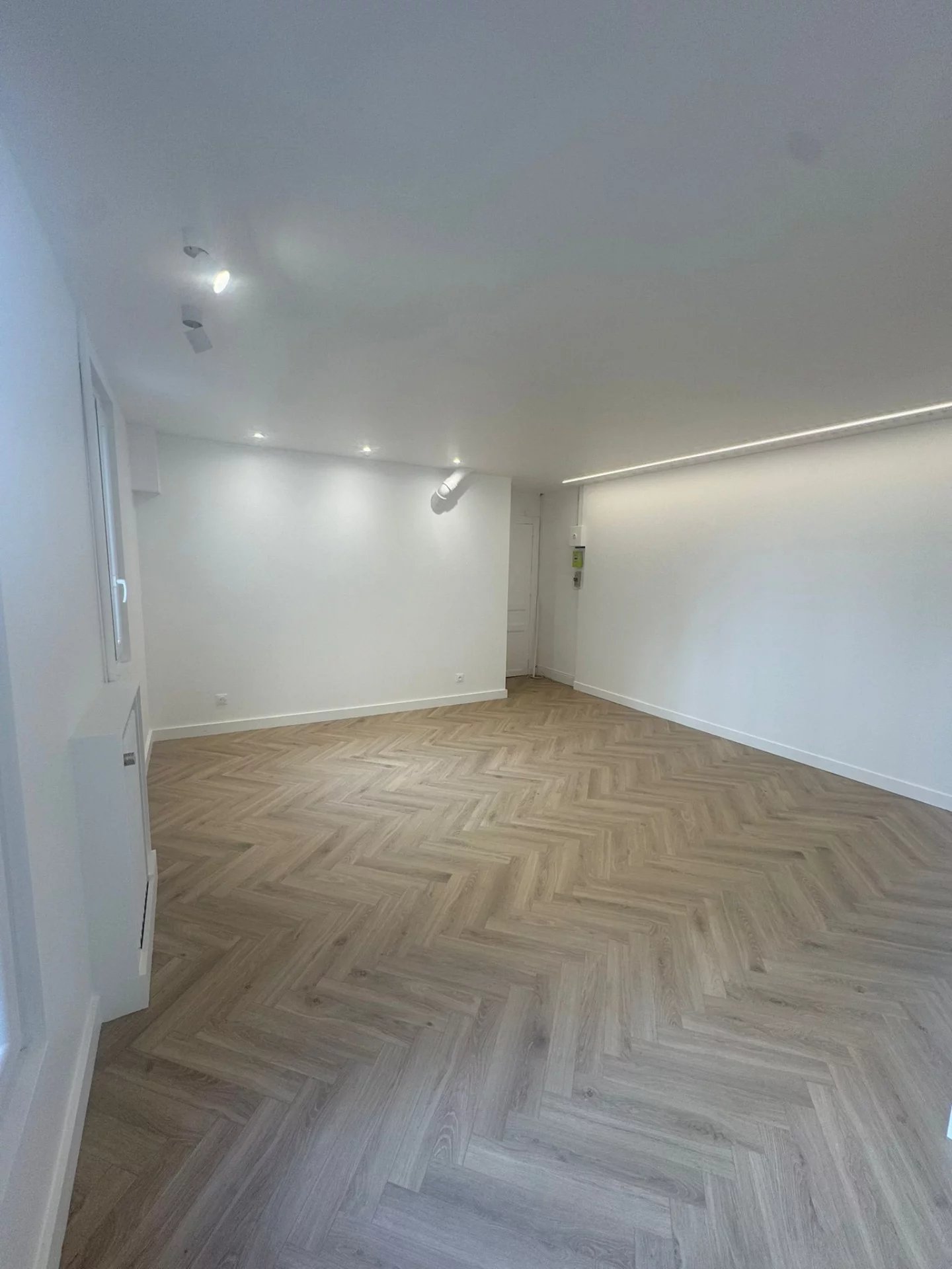 STUDIO 27 M² - VINCENNES - Image Array