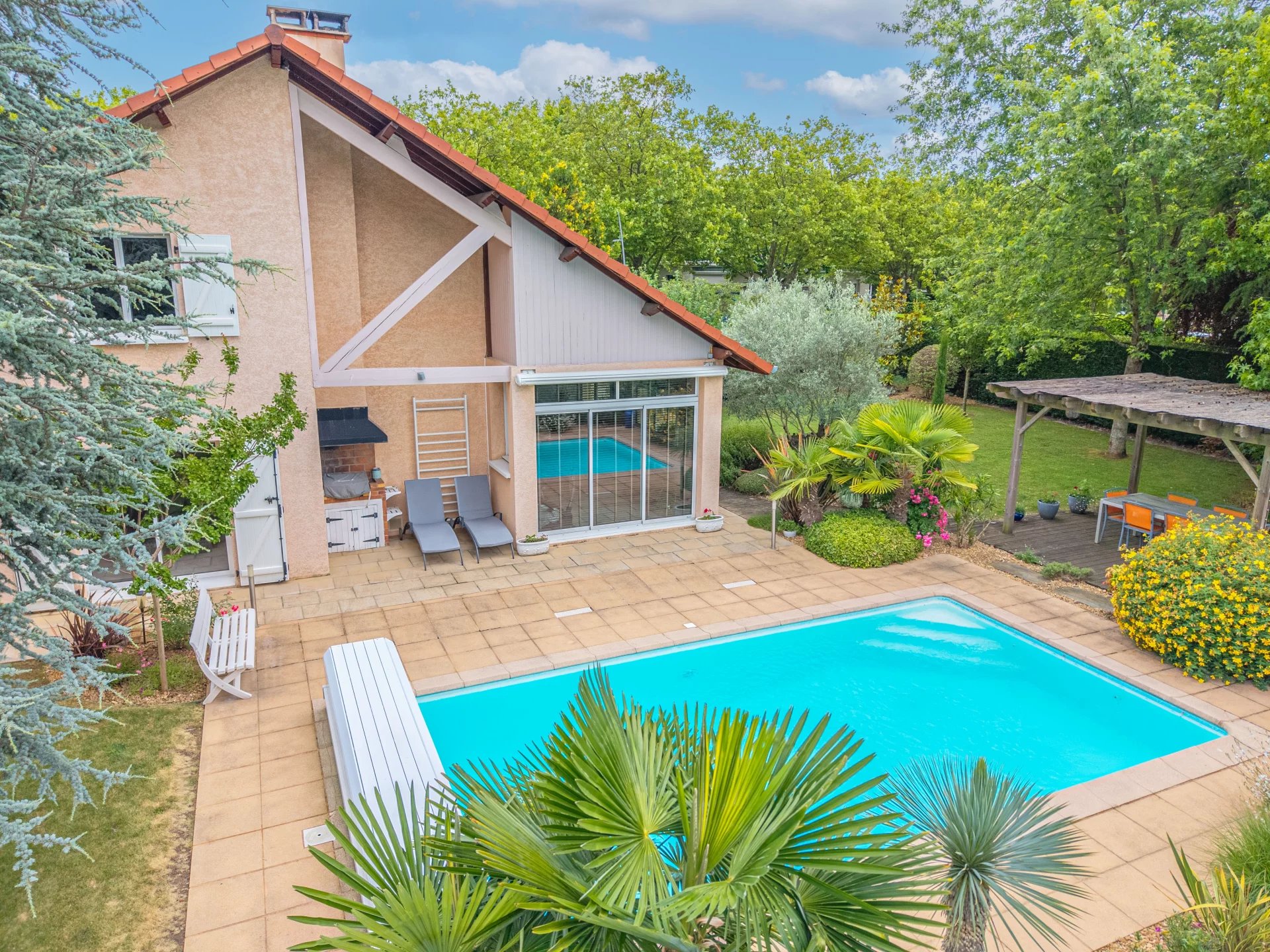 Maison familiale 5 chambres avec piscine – La Tour-de-Salvagny