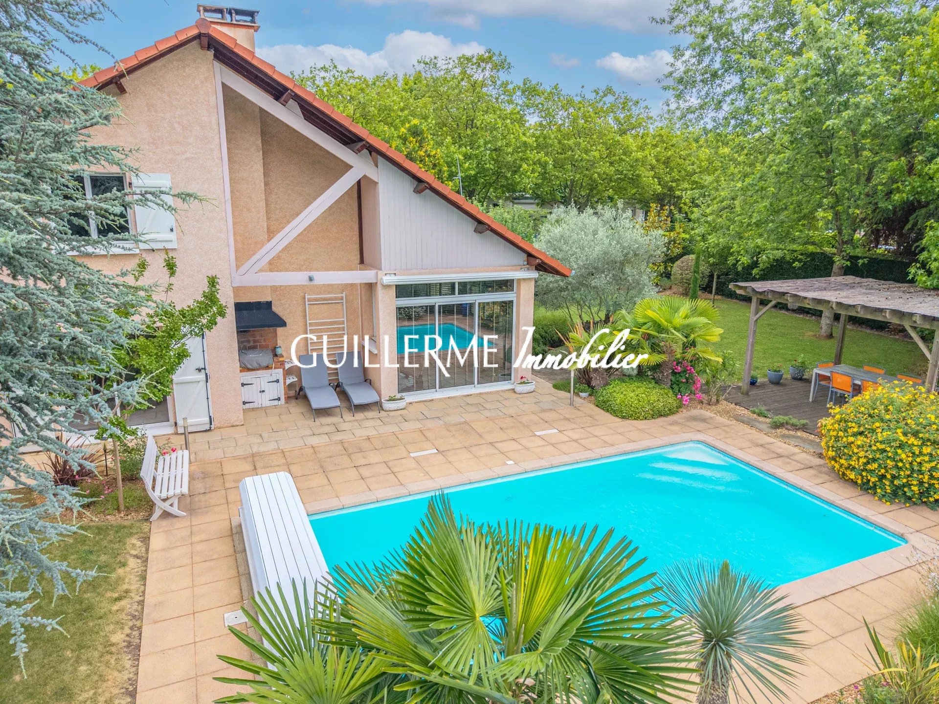 Agence immobilière de 