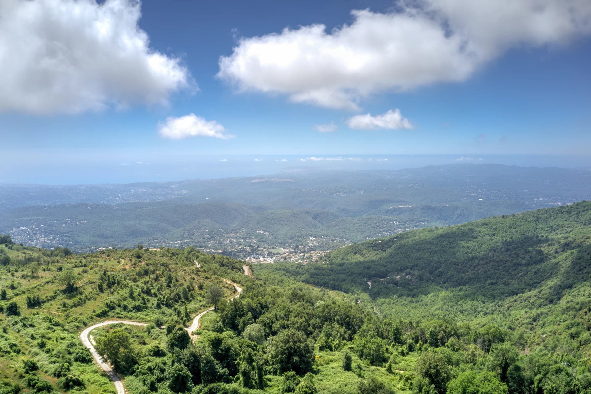 A charming period country house with panoramic sea view 3