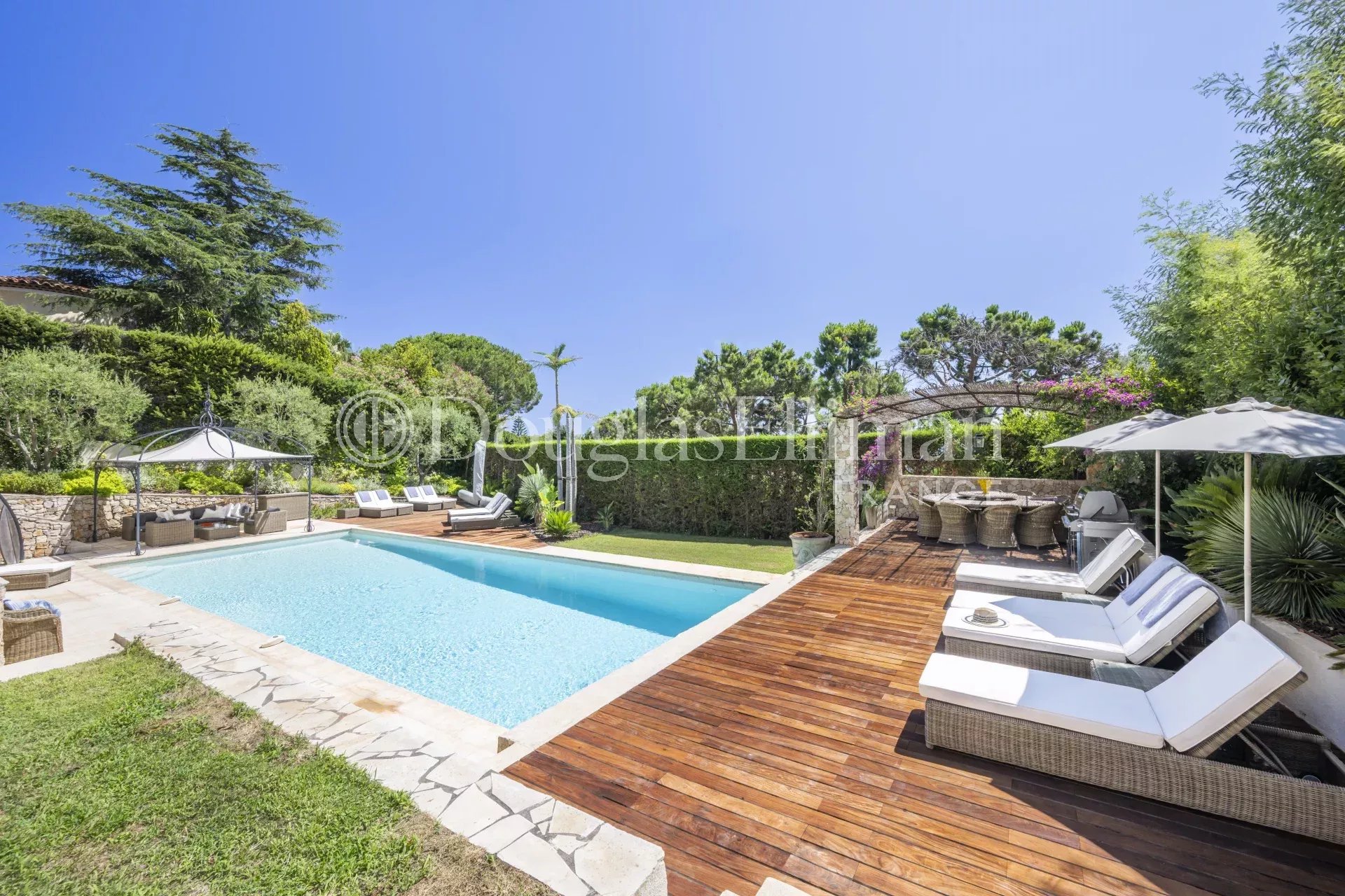 SUPER CANNES – Provençal villa with panoramic sea view - Picture n°3