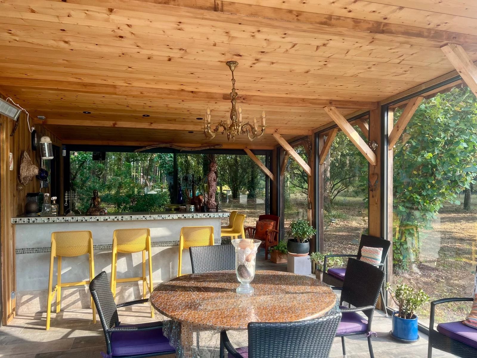 LAC DE SANGUINET - PROPERTY ON A LARGE PLOT WITH SWIMMING POOL