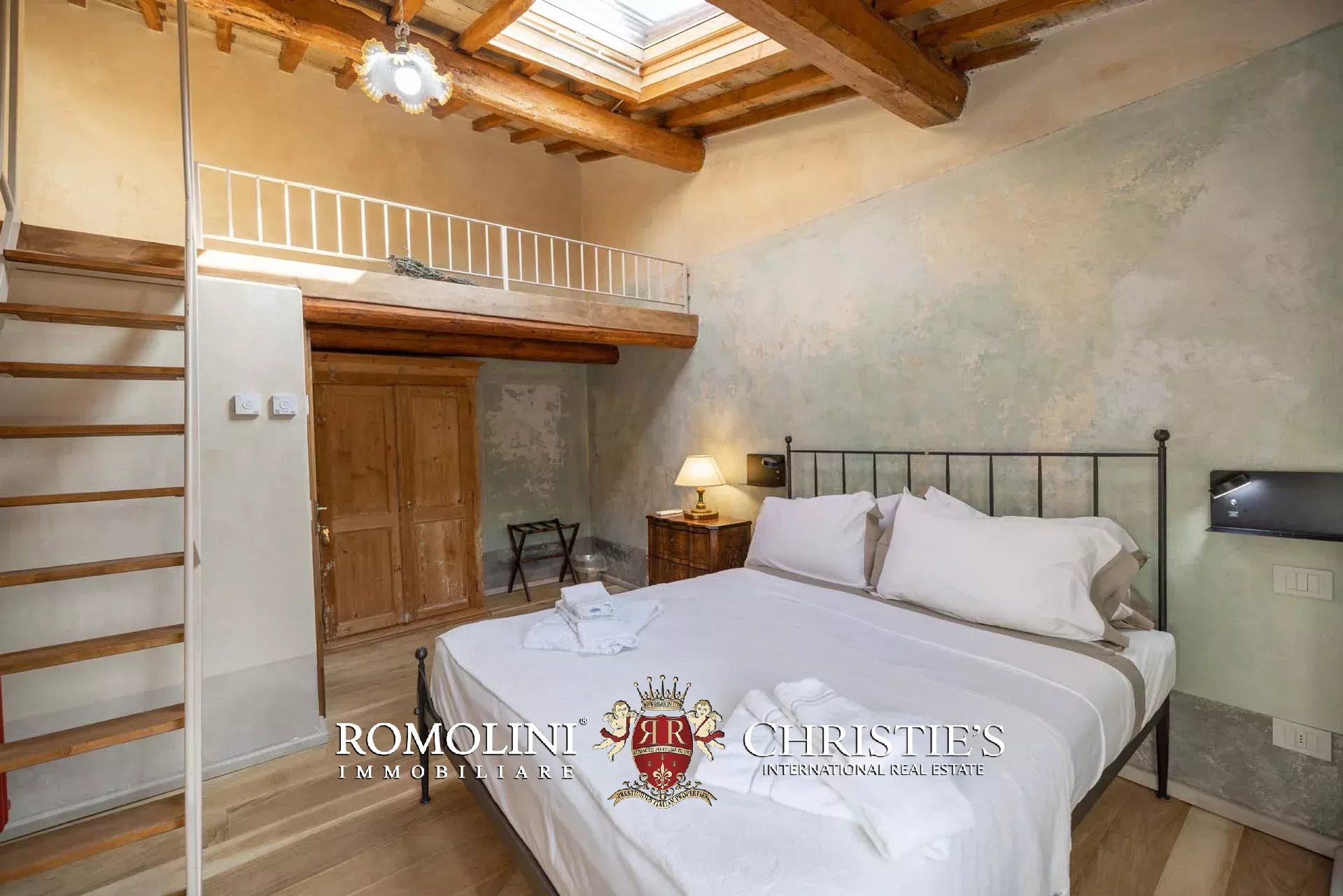 13 Bedroom Villa/Townhouse's Image 63