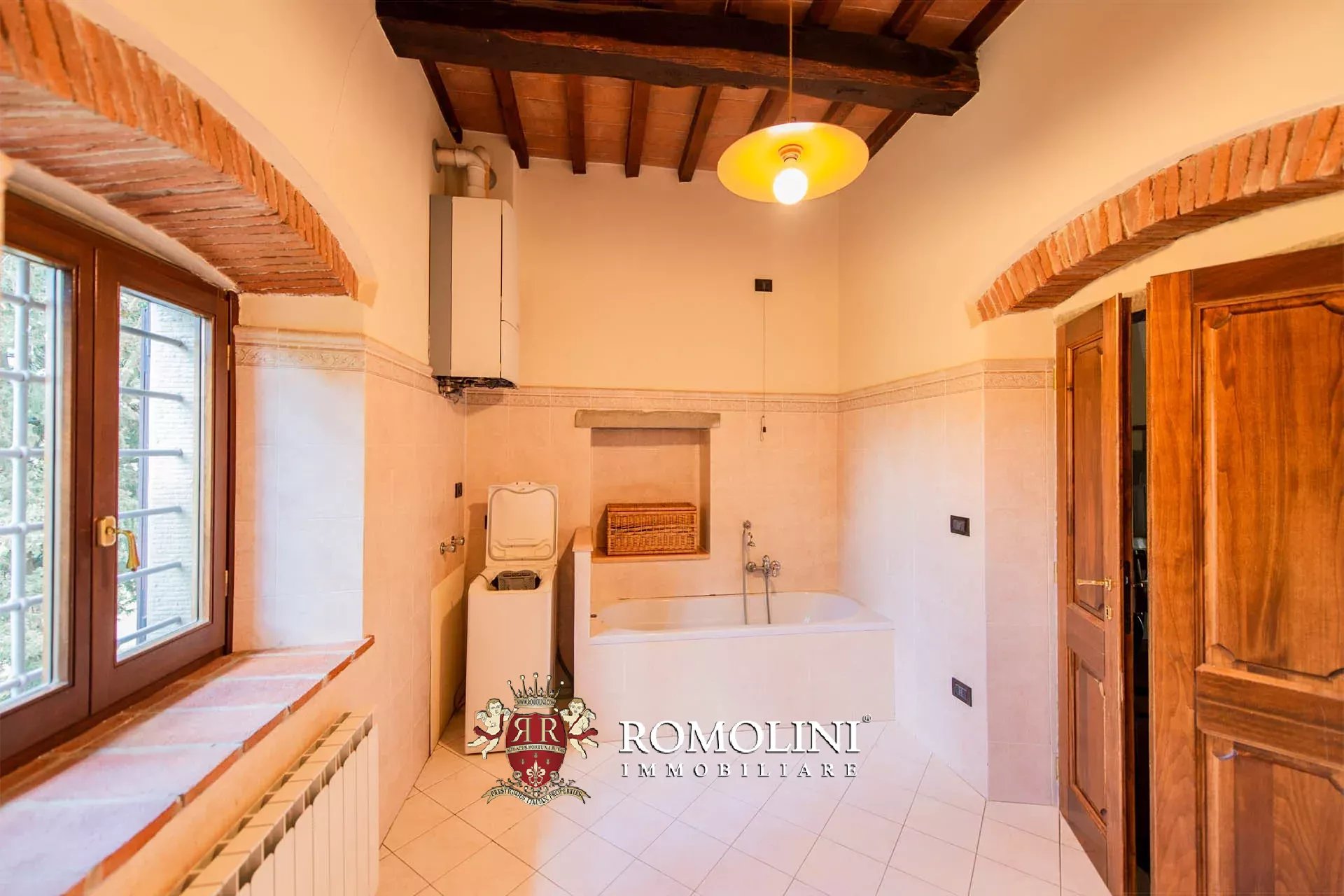 6 Bedroom Villa/Townhouse's Image 34