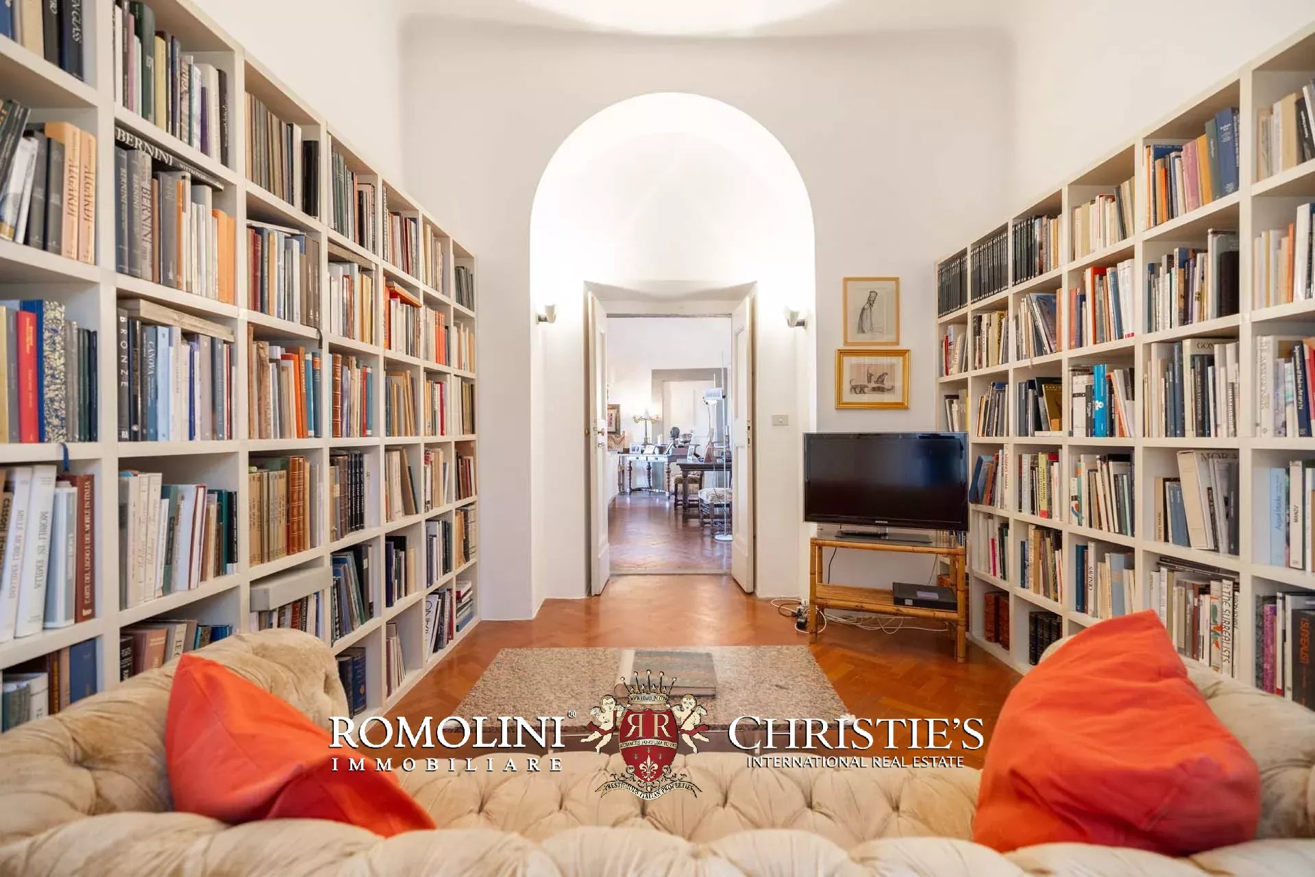 7 Bedroom Villa/Townhouse's Image 45