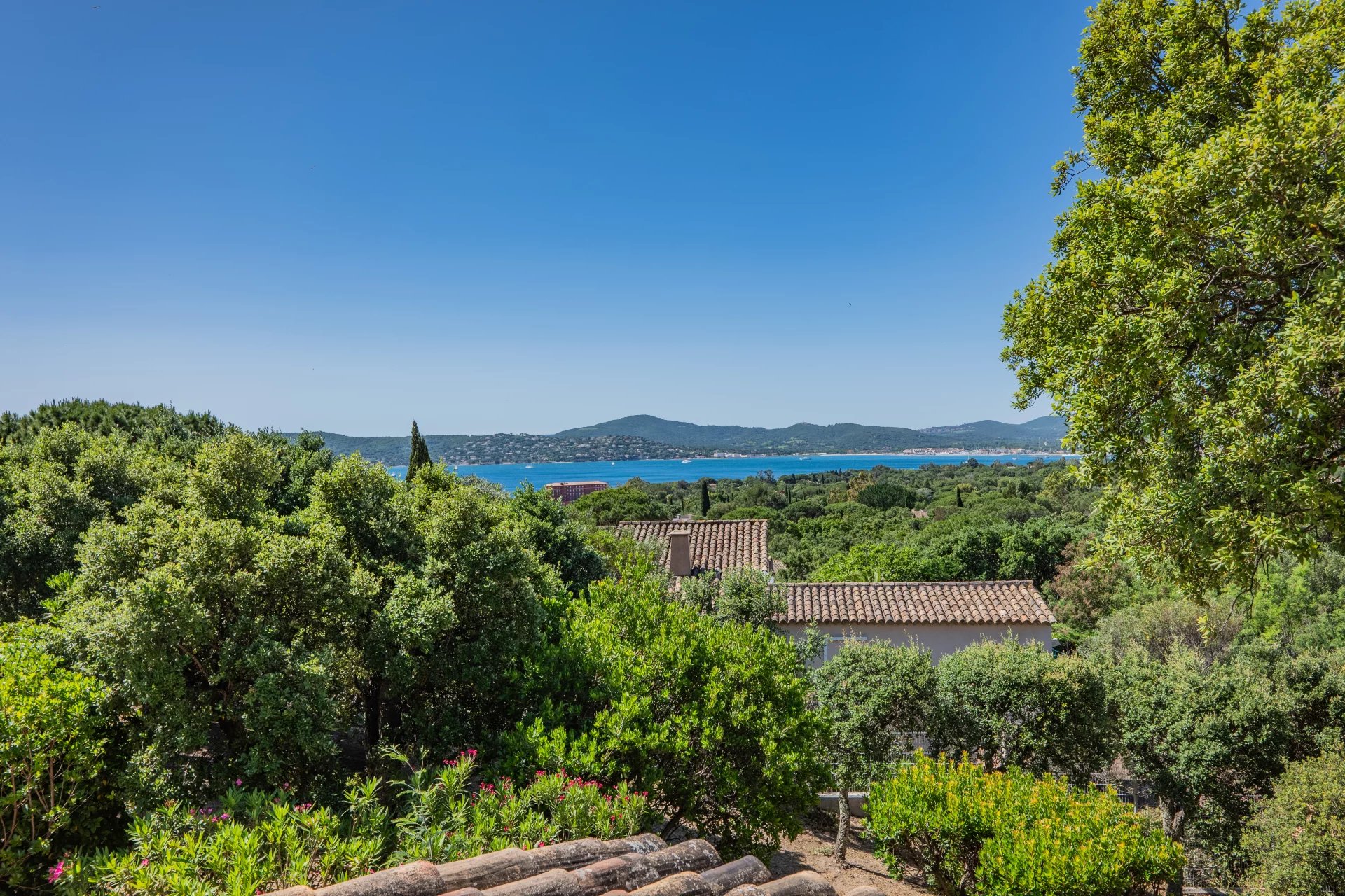 Villa vue mer Grimaud Guerrevieille