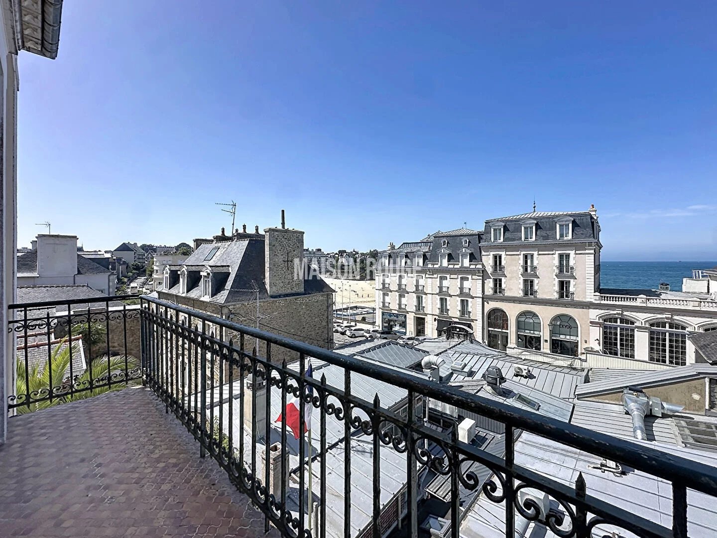 Ensemble immobilier de charme avec vue mer - Type 2 + Type 3 - 99,25 m² et  129 m² au sol