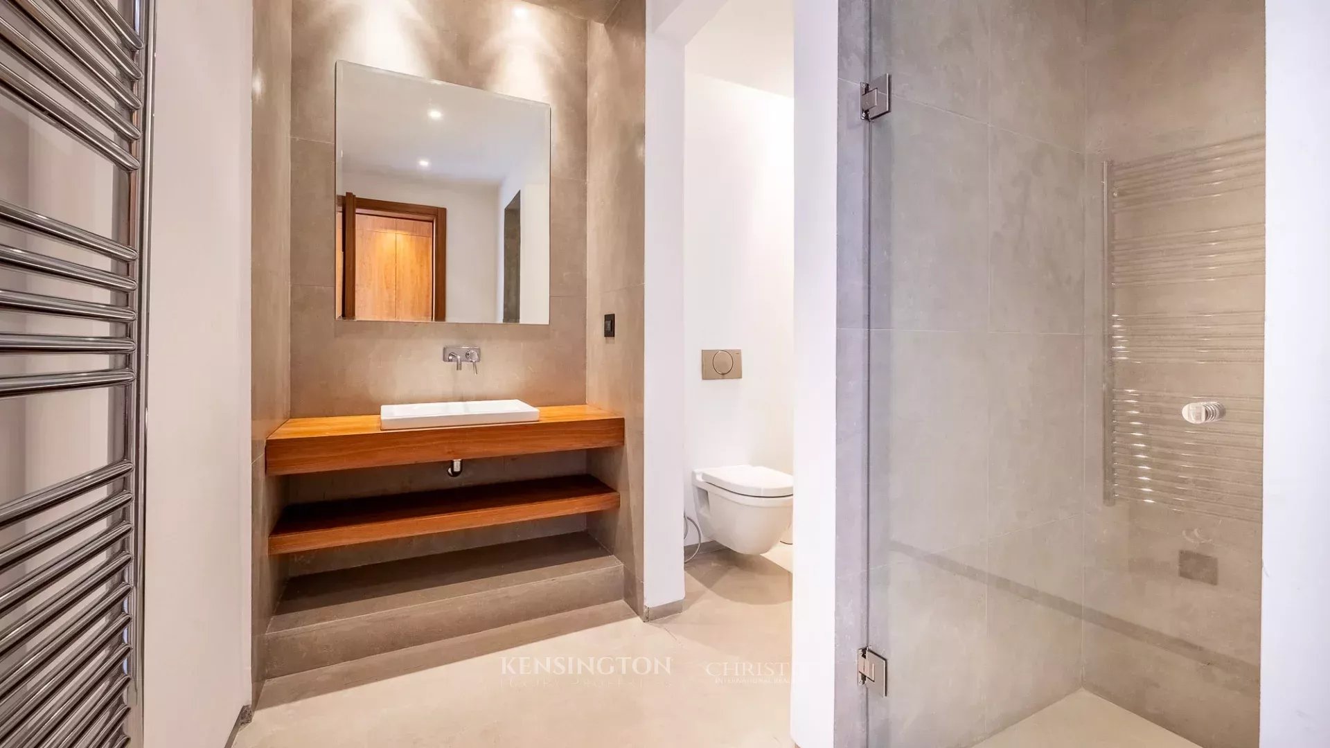 4 Bedroom Villa/Townhouse's Image 16