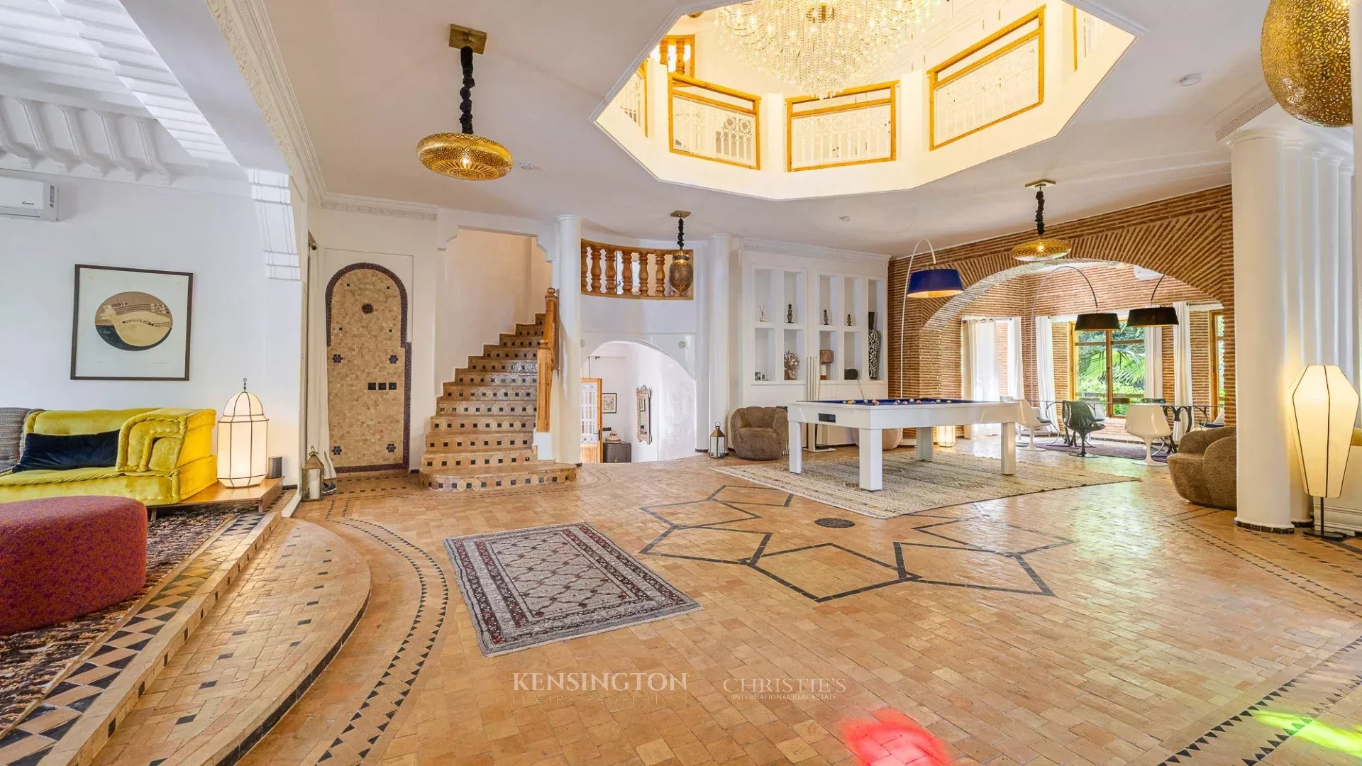 6 Bedroom Villa/Townhouse's Image 4