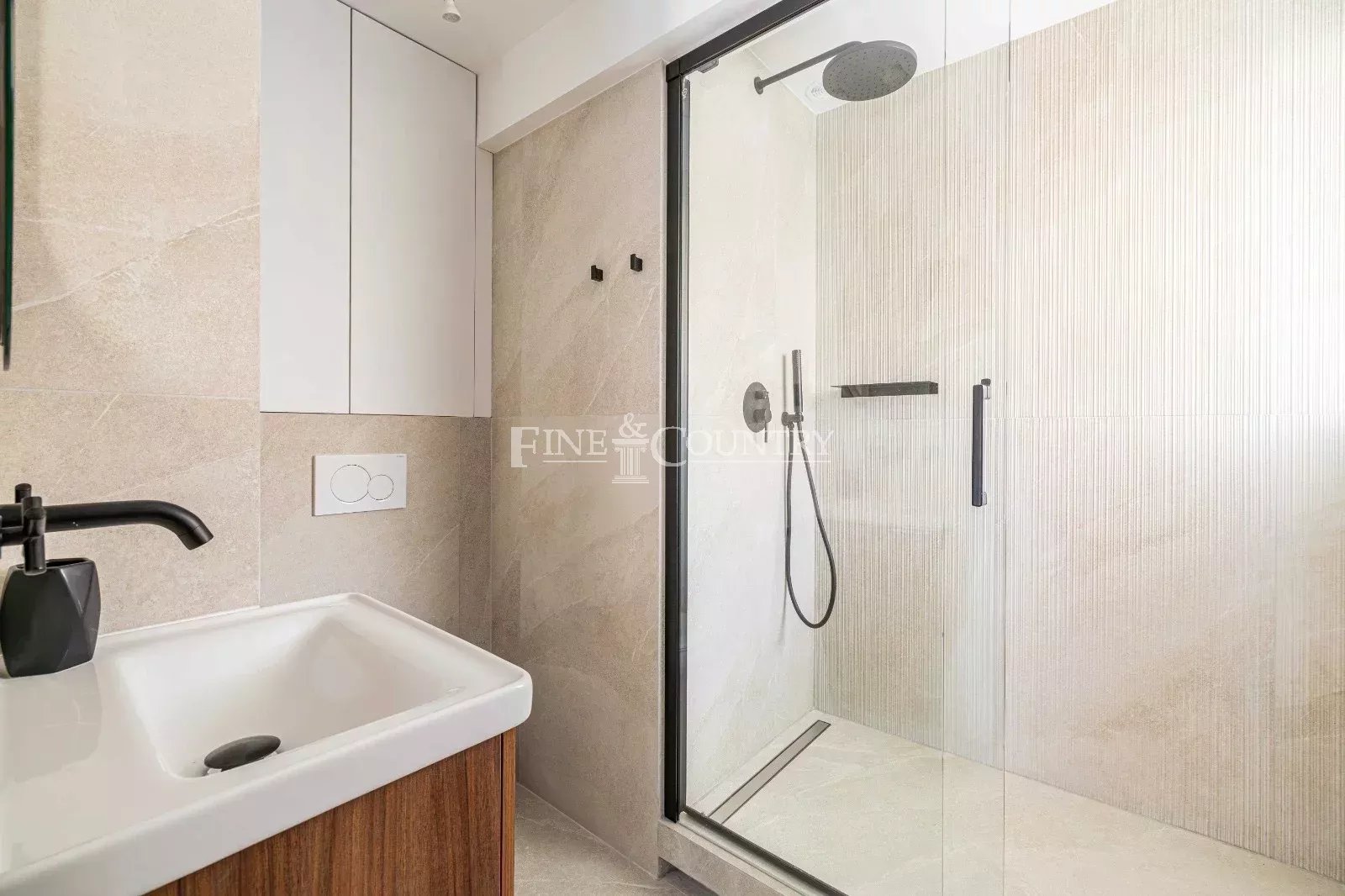 Photo of Luxury Renovated Apartment for Sale – Cannes Croisette