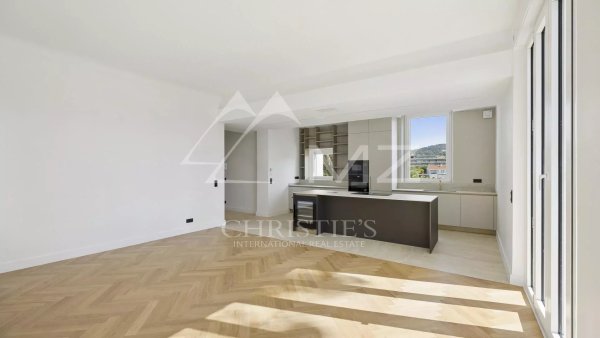 Le Cannet Europe stunning volumes for this apartment — photo 6