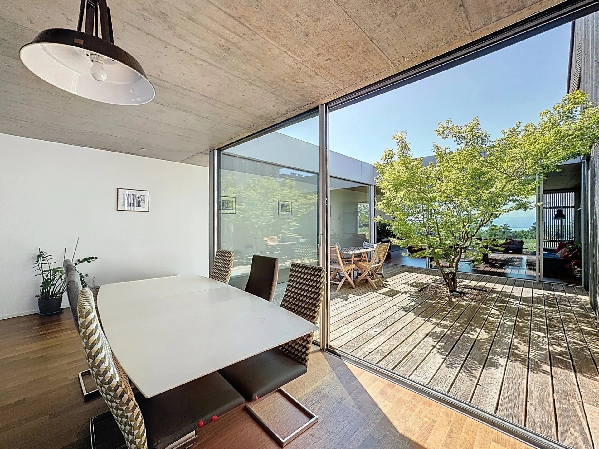 Magnifique appartement avec vue lac