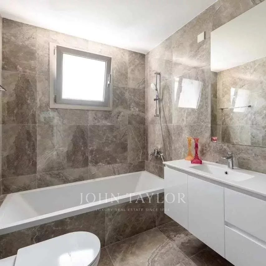 Mieszkanie 3 pokoi 124 m² Jermasoja, Cypr