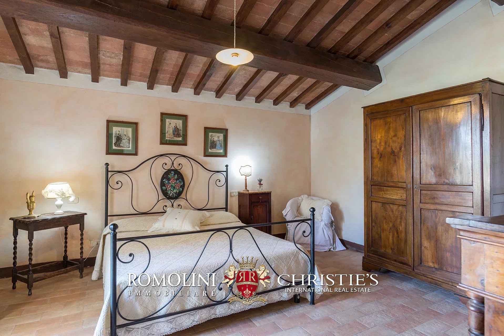 10 Bedroom Villa/Townhouse's Image 28