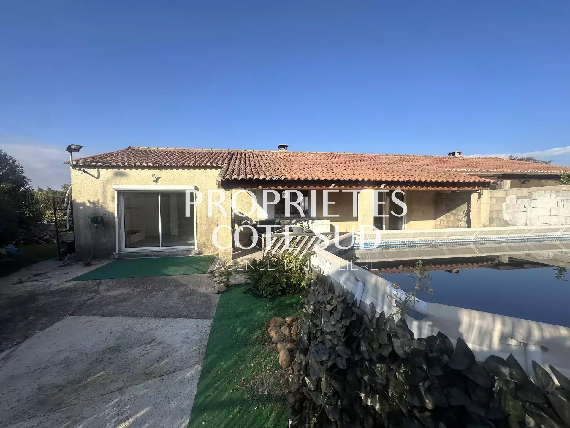 Maison Plain-pied 80 m2 sur terrain 457 m2