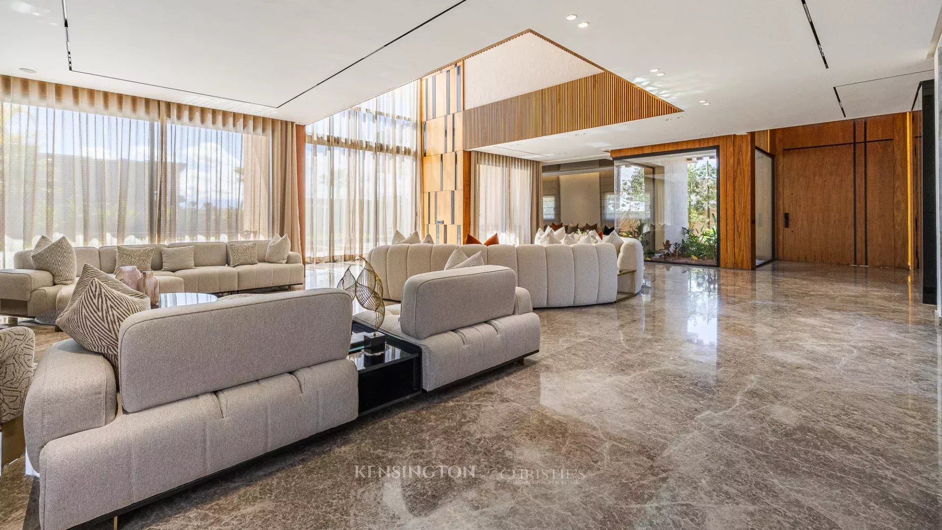 5 Bedroom Villa/Townhouse's Image 10