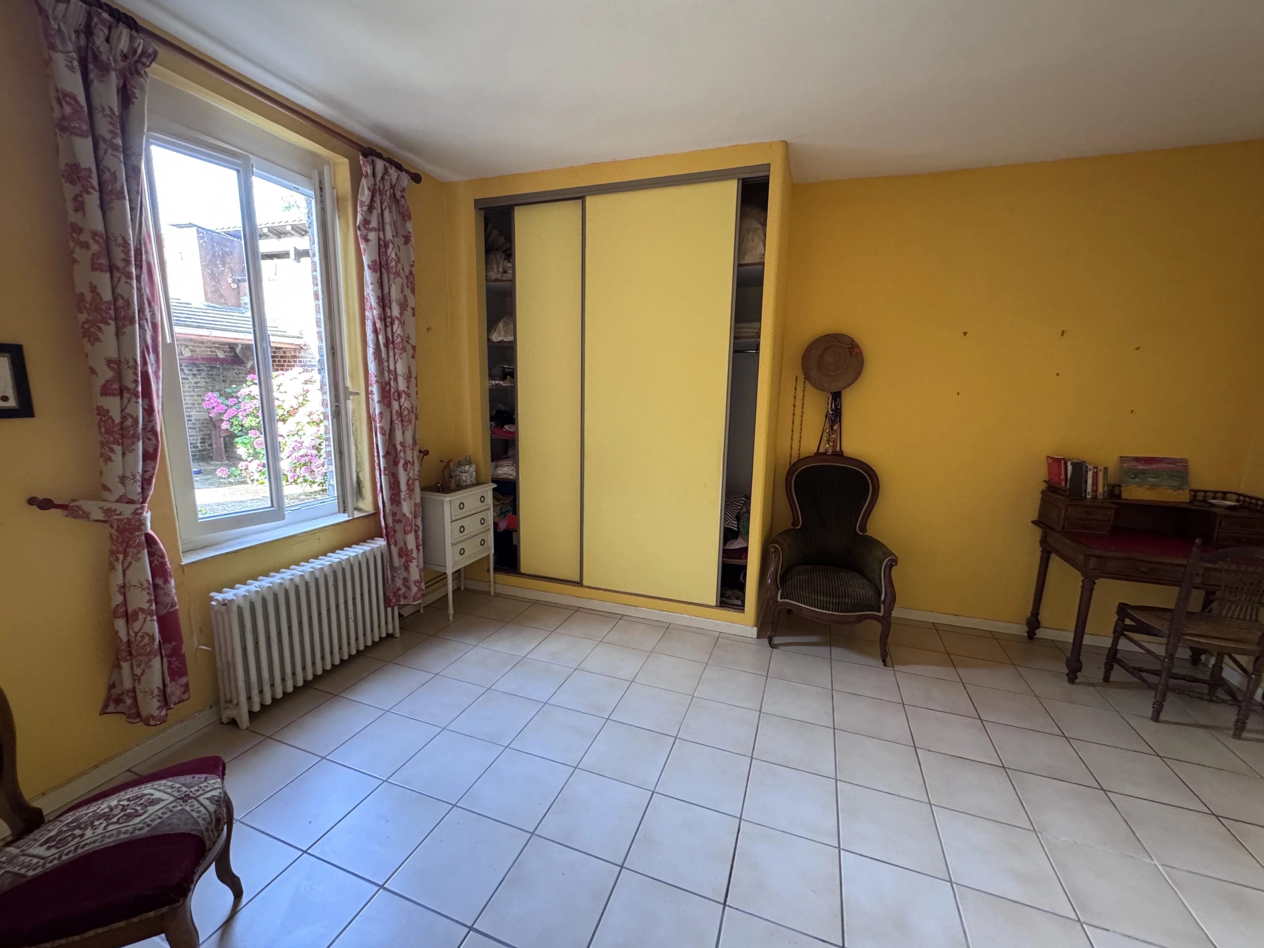 EXCLUSIVITÉ – MAISON DE PAYS SUR MAGNIFIQUE JARDIN DE 1 600 M² – 3 CHAMBRES — photo 5