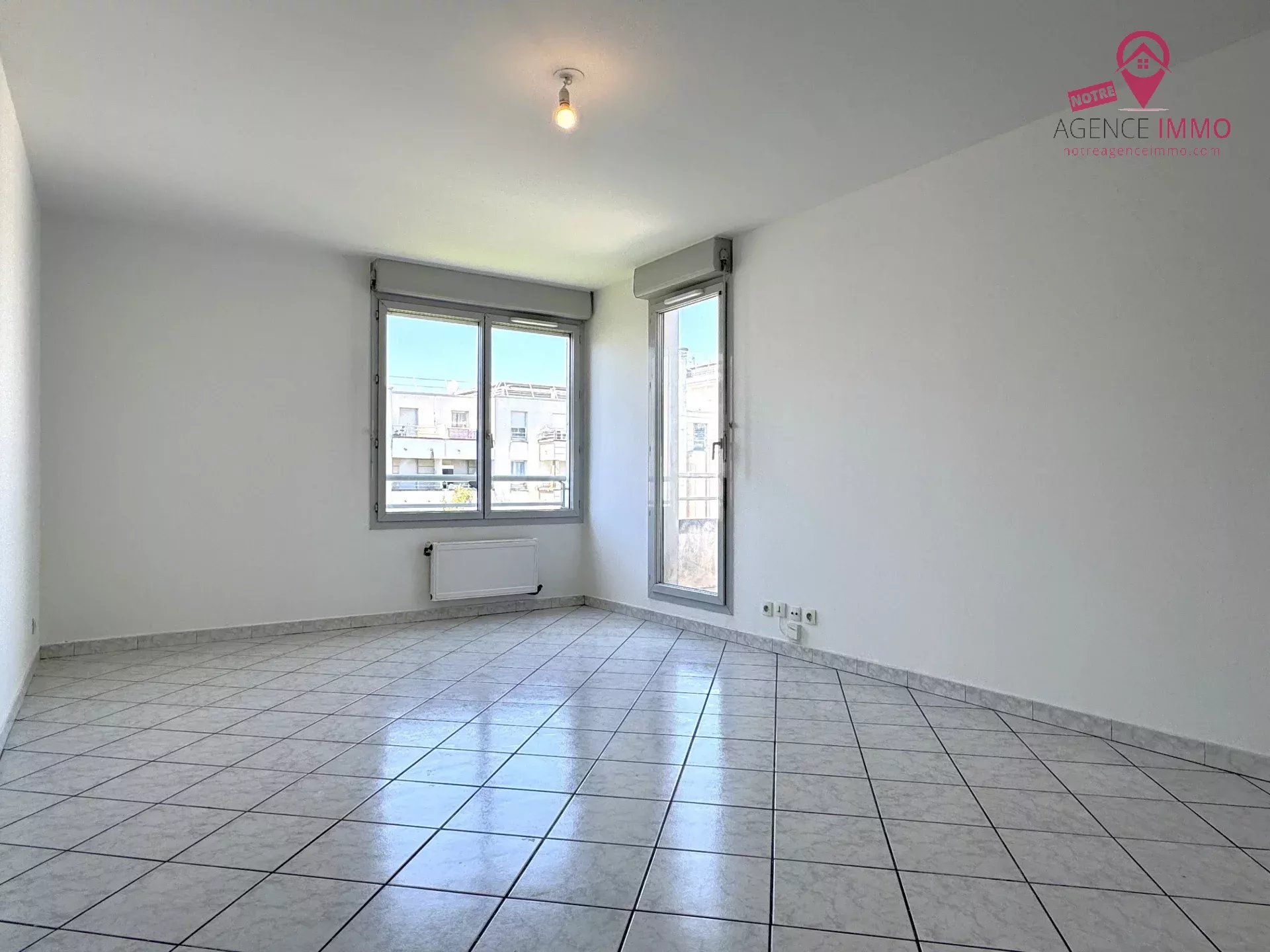T2 + balcon VAULX-EN-VELIN