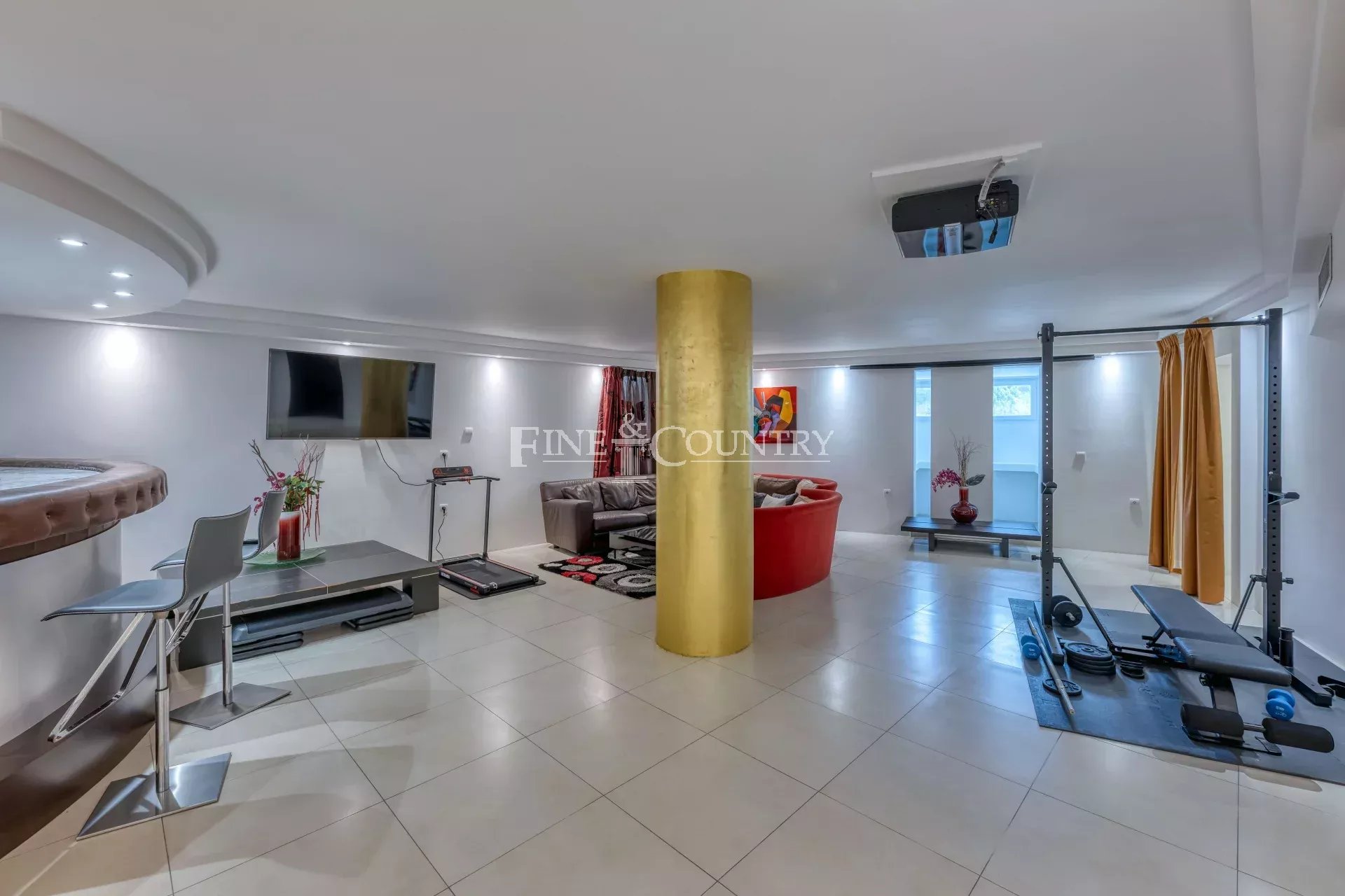 Photo of for sale property in Valbonne with tennis and hélipad