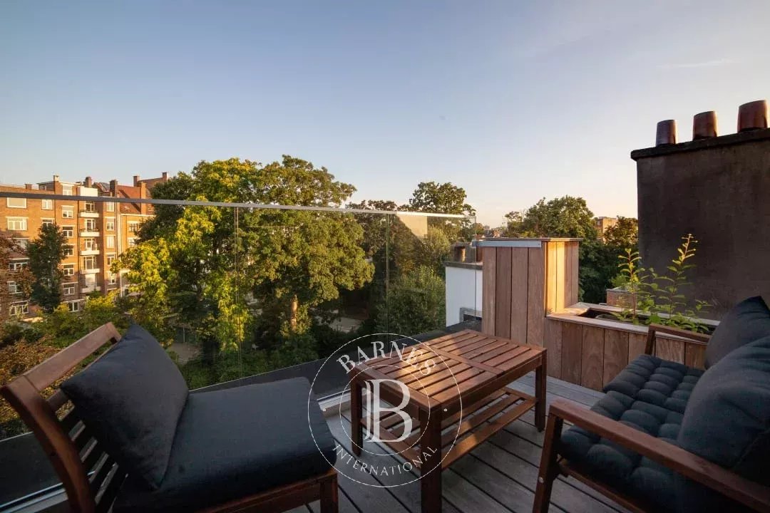 Stéphanie/Chatelain - furnished 3-bedroom penthouse