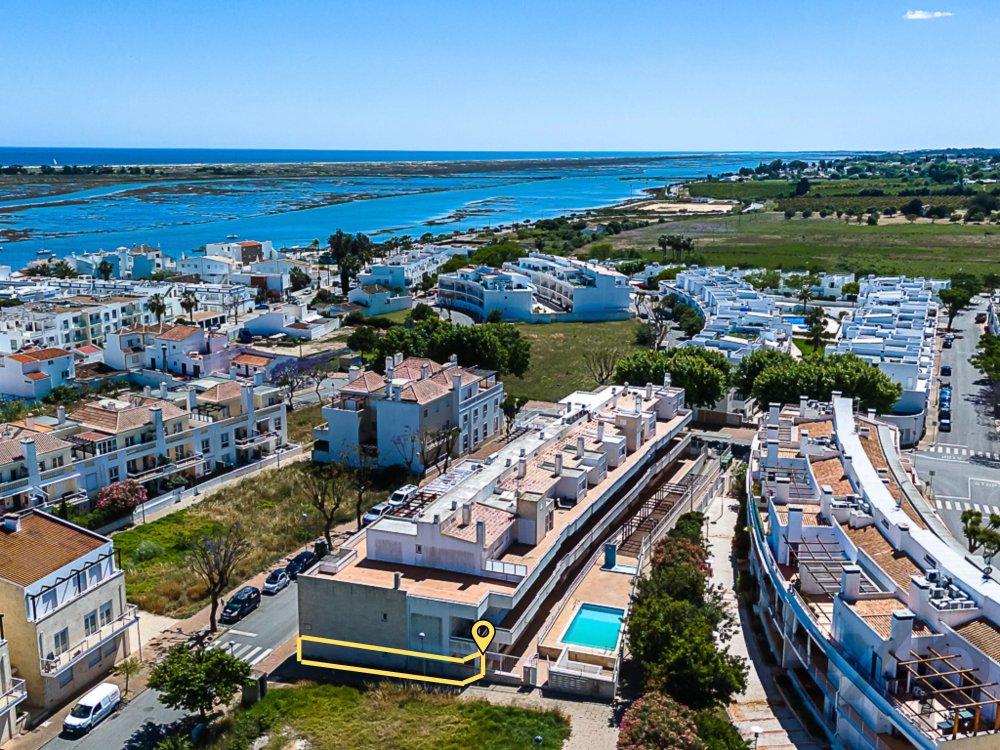 T2 com piscina, 2 terraços e estacionamento perto da praia do Barril