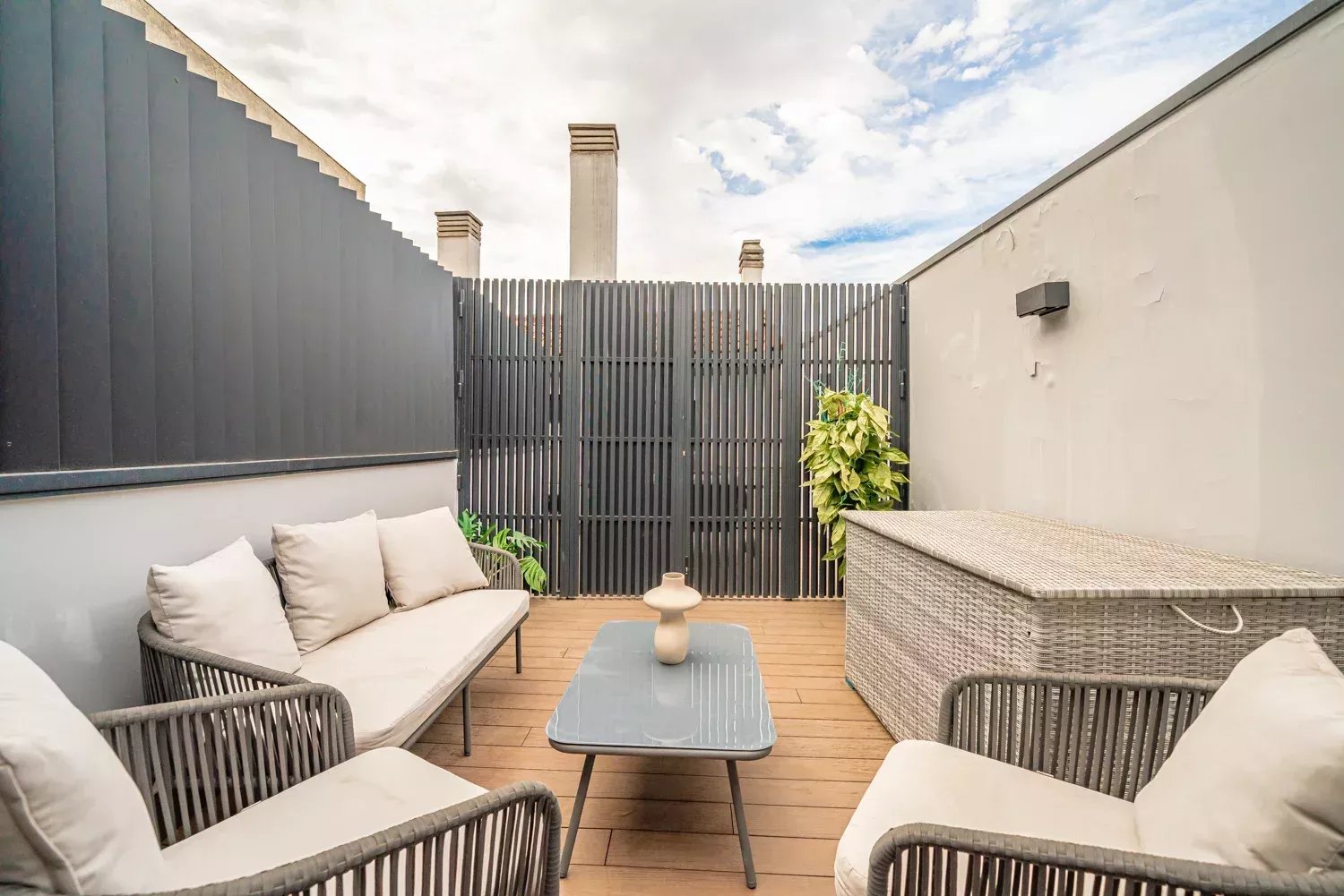 Penthouse with Terrace – Renovated and Furnished – Centro Cortes