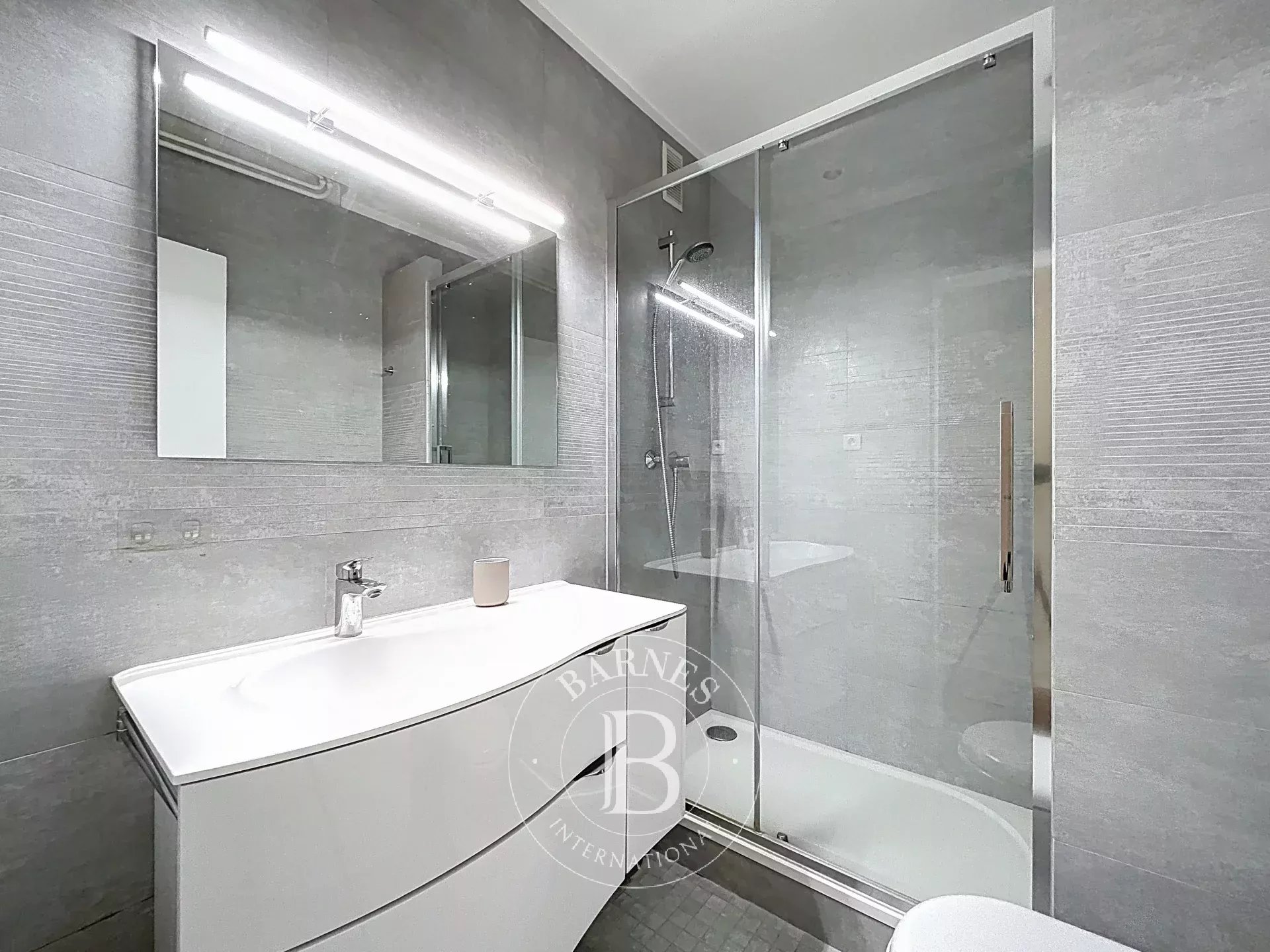Paris  - Apartment 2 Bedrooms - picture 8