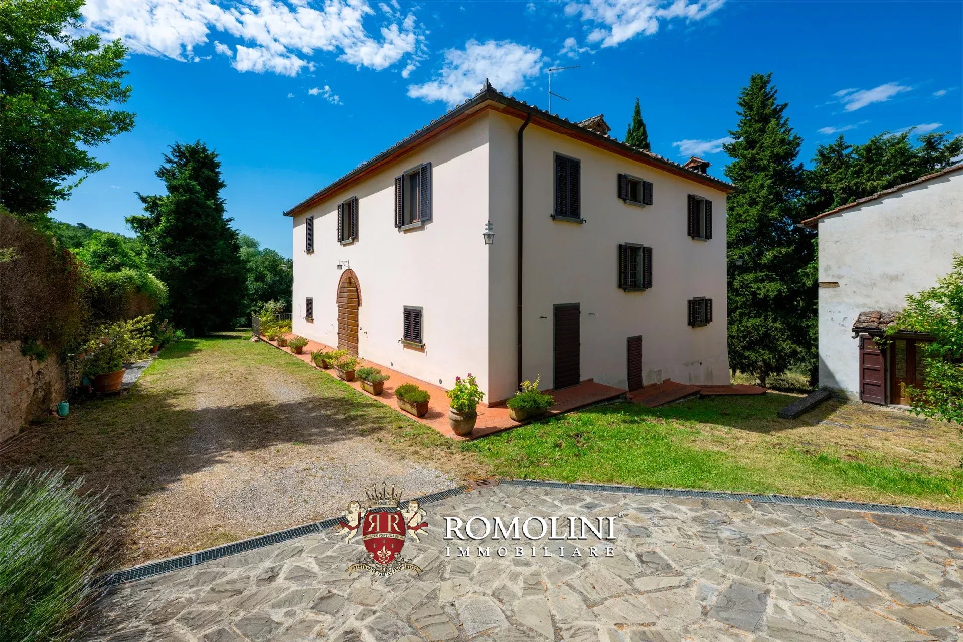 6 Bedroom Villa/Townhouse's Image 14