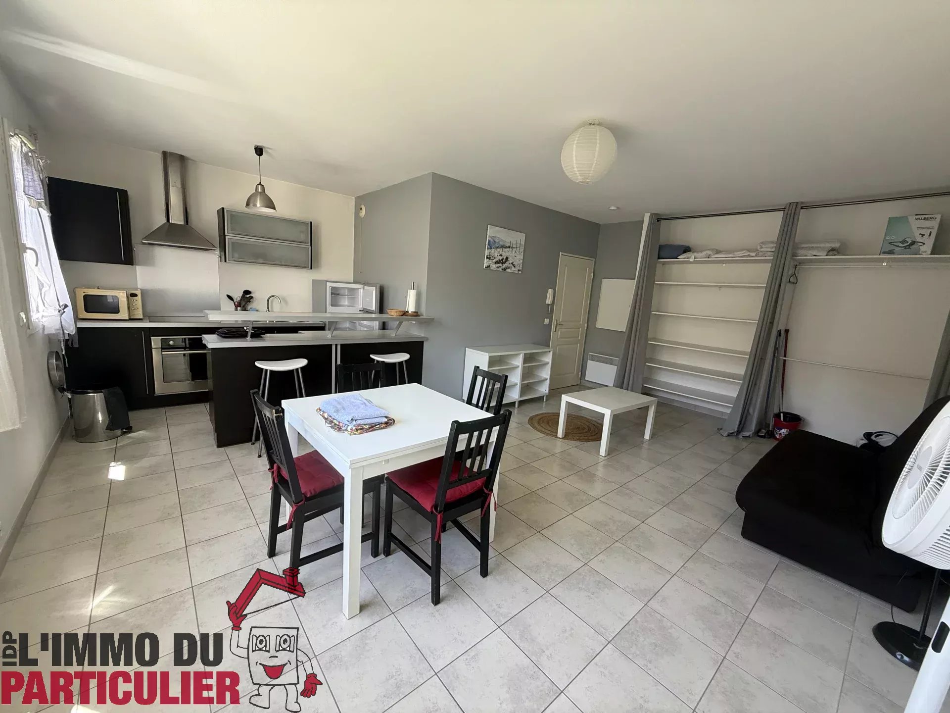 studio avec garage et parking