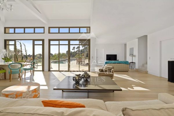 Luxury 6-Bedroom Family Villa in Mougins with Sea Views & Garden — photo 6