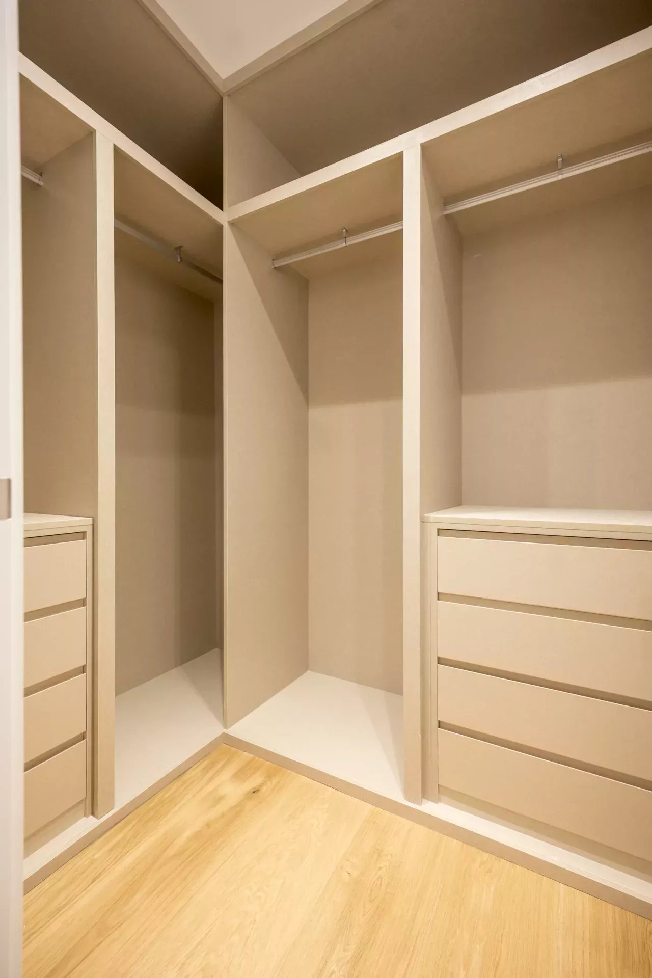 Appartement de Luxe Rénové avec Vue Imprenable sur la Fontaine de Neptune - picture 31