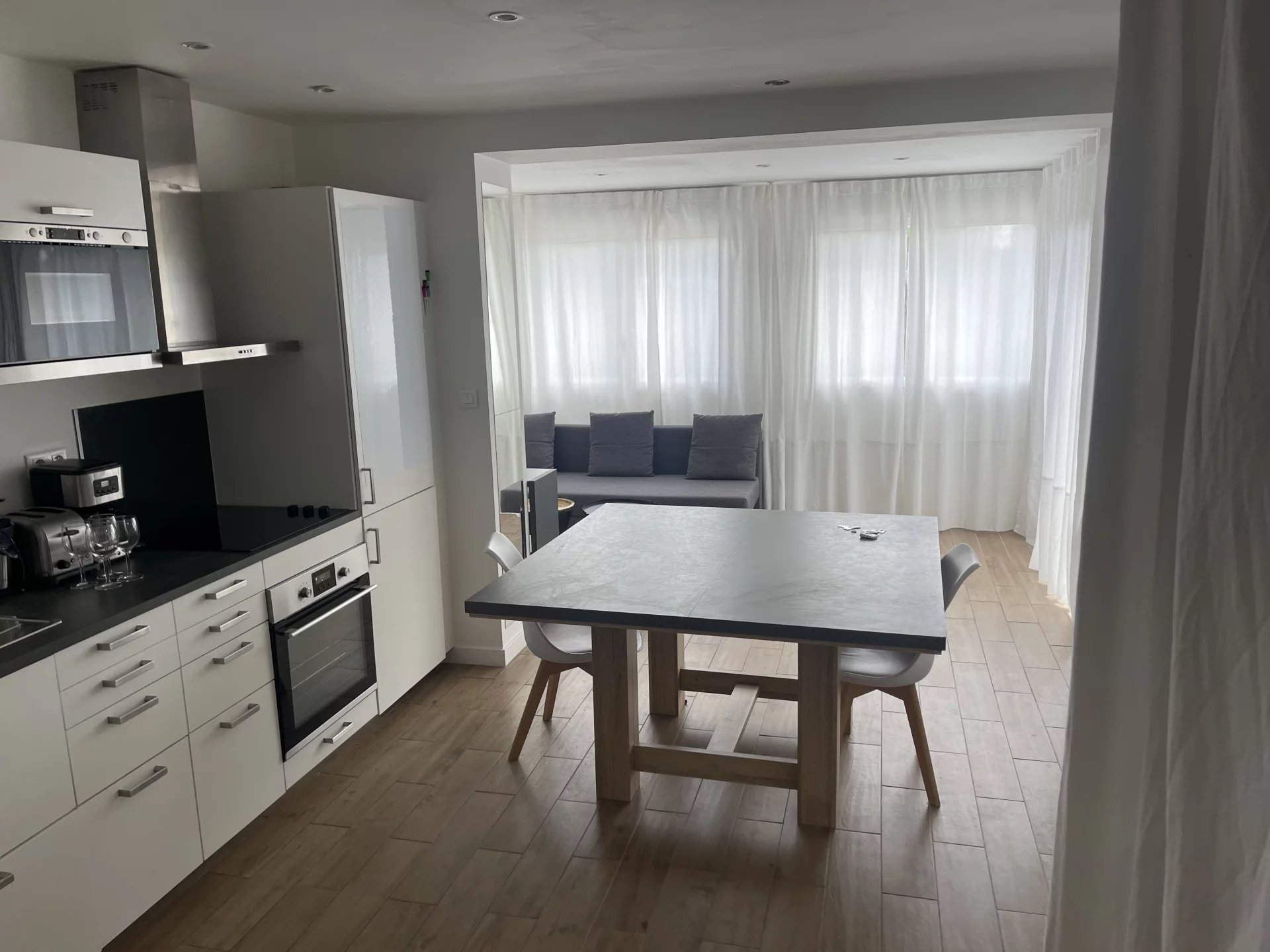 Charmante maisonnette en duplex avec terrasse et parking