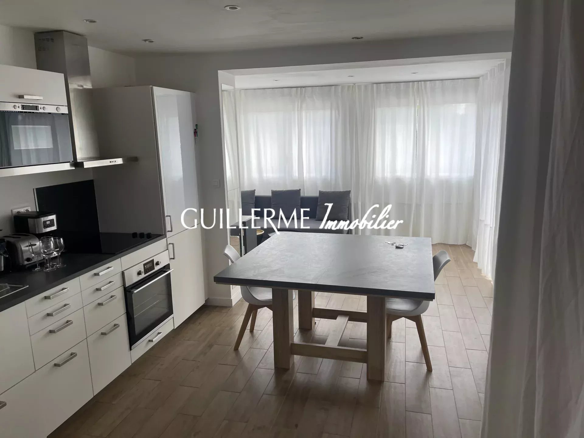 Agence immobilière de 