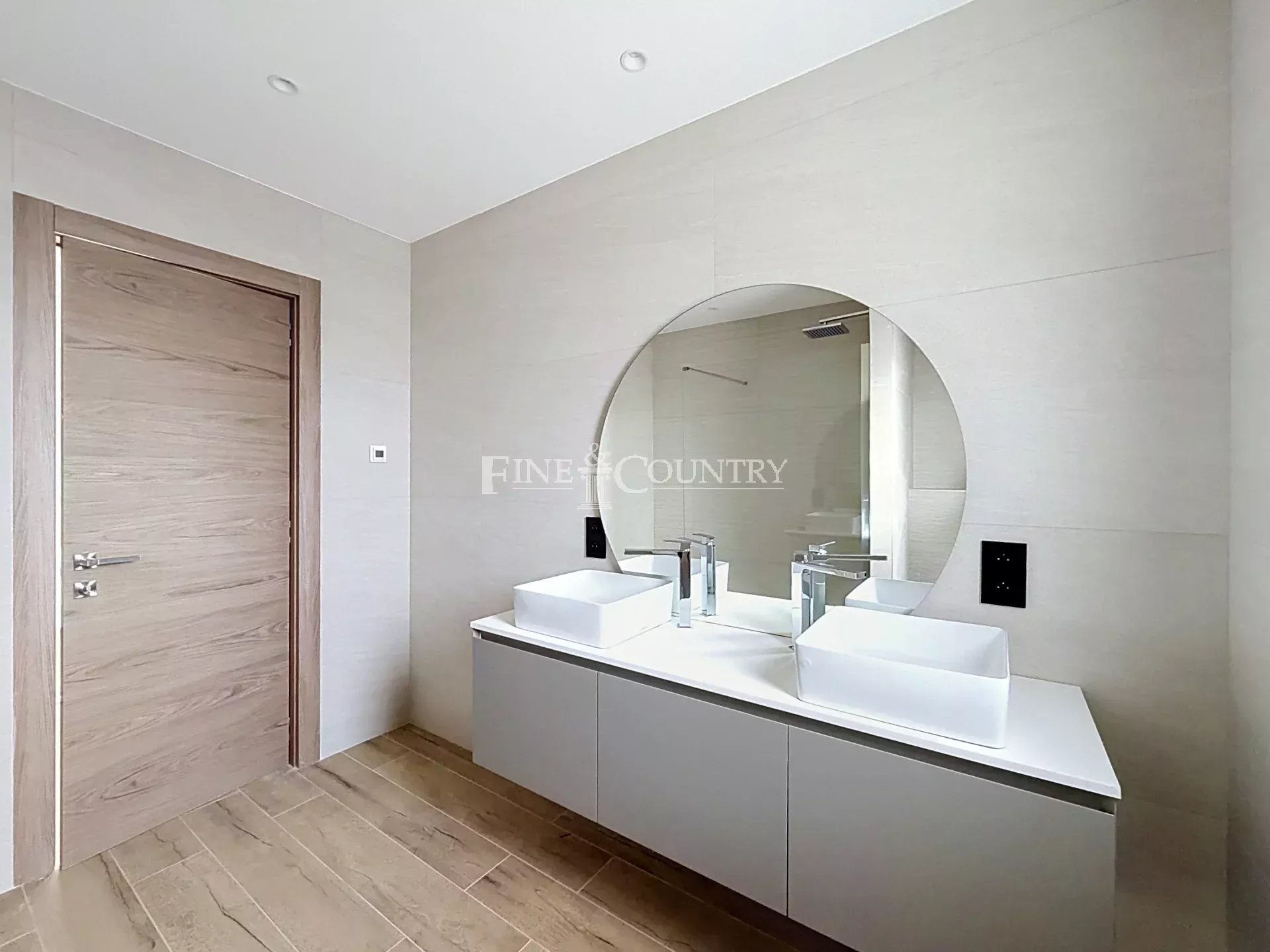 Photo of Villa for sale in Mougins in quiet area near school