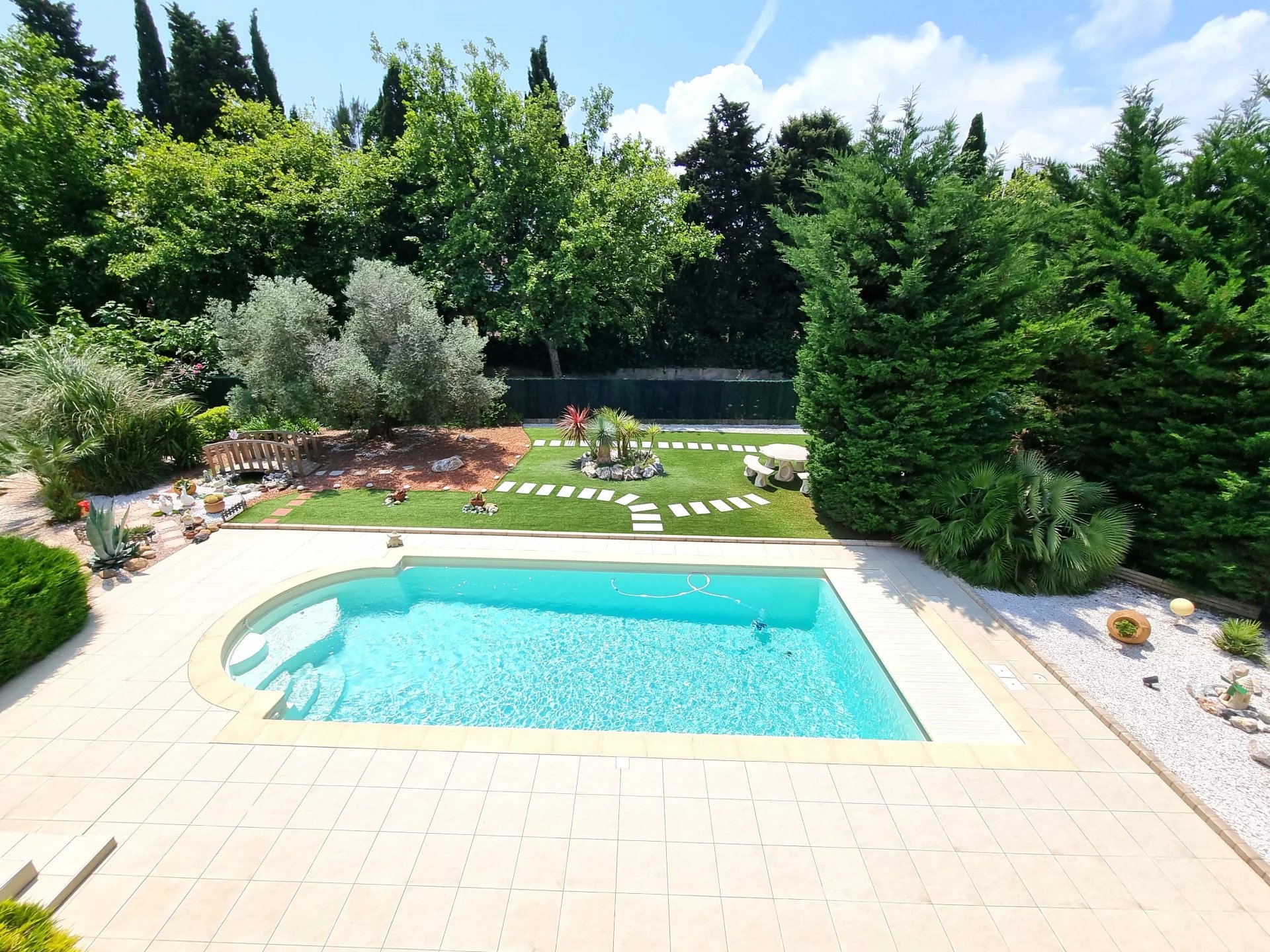 Agence immobilière de 