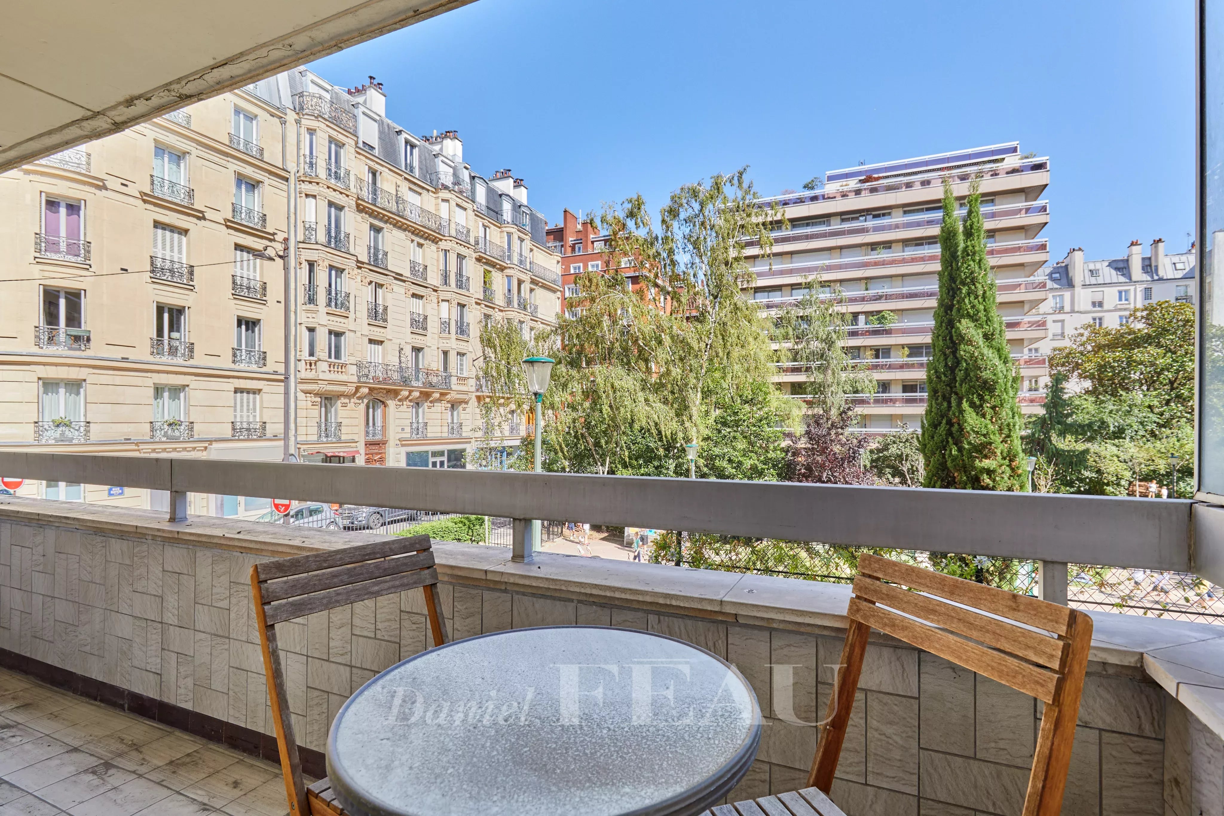 Sale Apartment Paris 17th