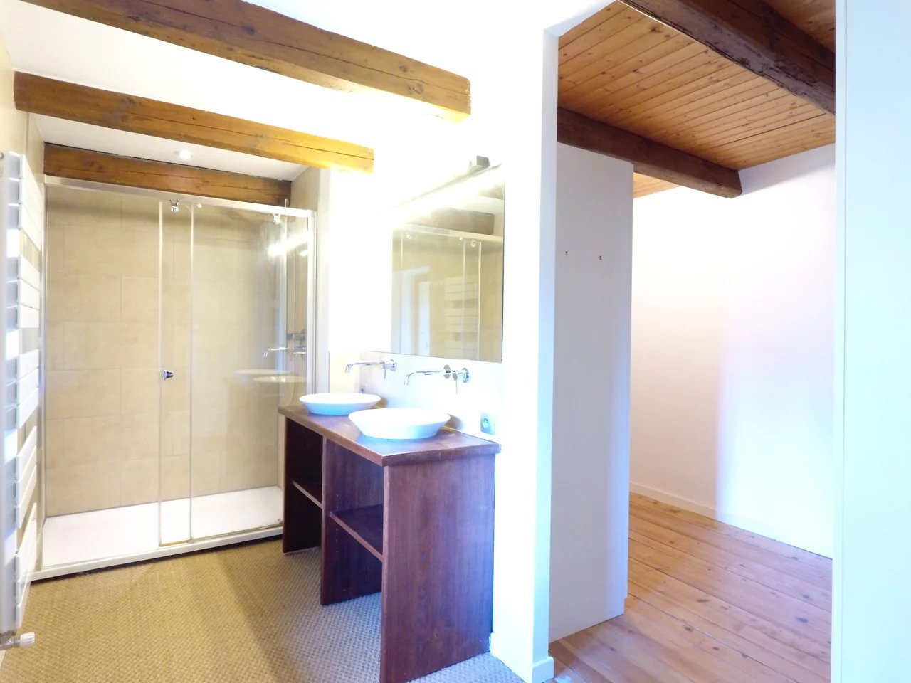 Ferme rénovée idéalement placée - Cœur de Village, Feigères