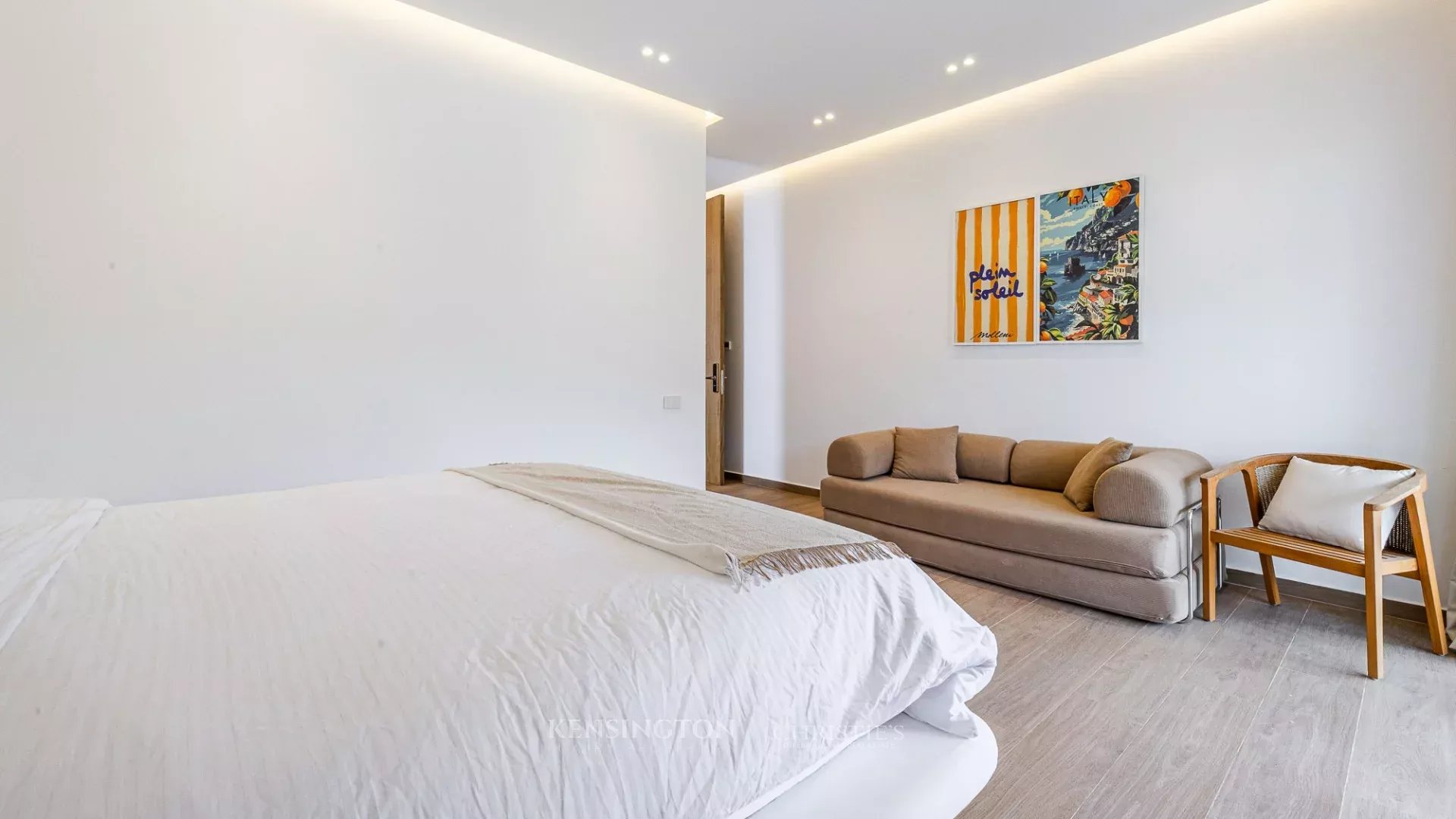 9 Bedroom Villa/Townhouse's Image 35