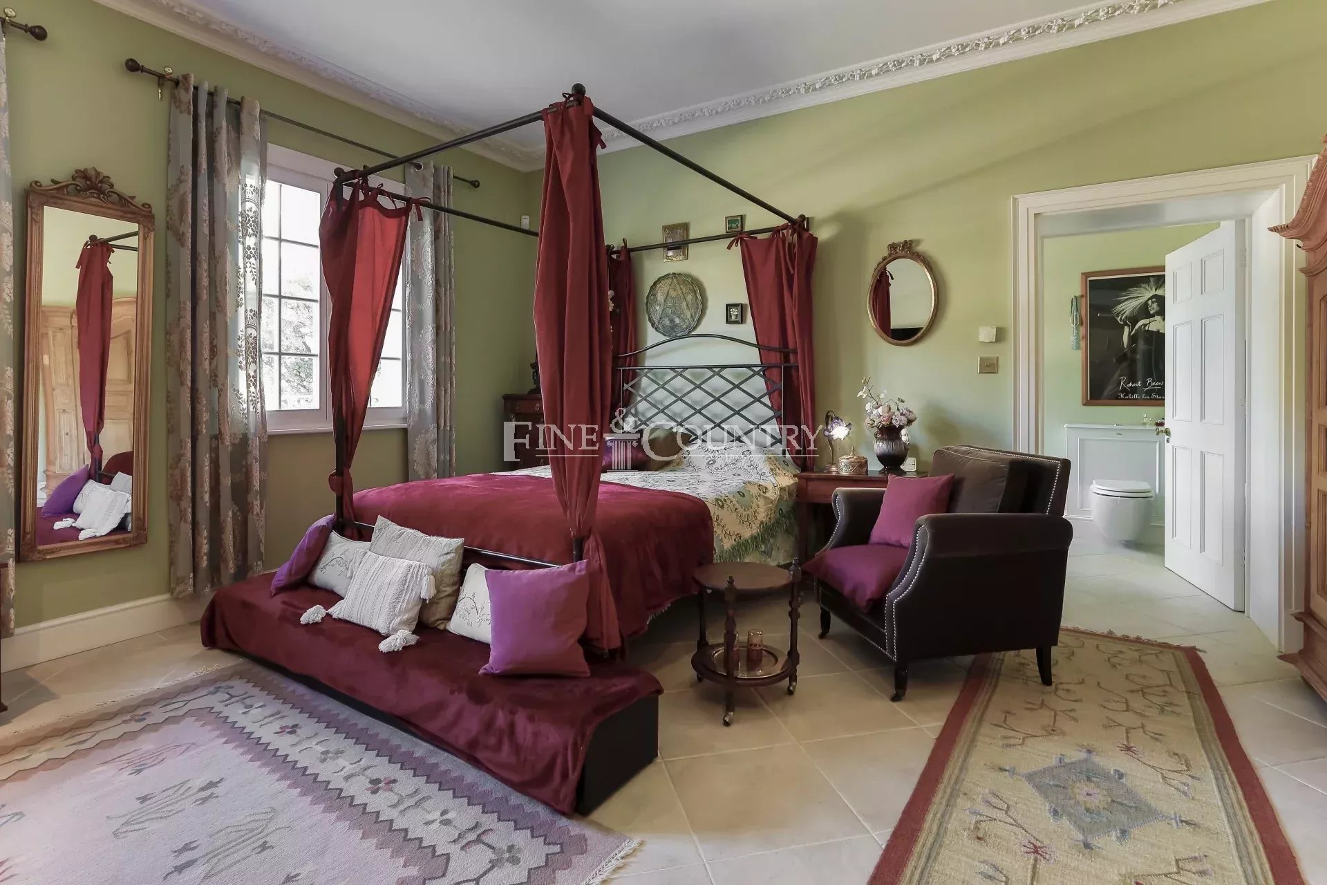 Photo of Villa for sale in Callas with guest house